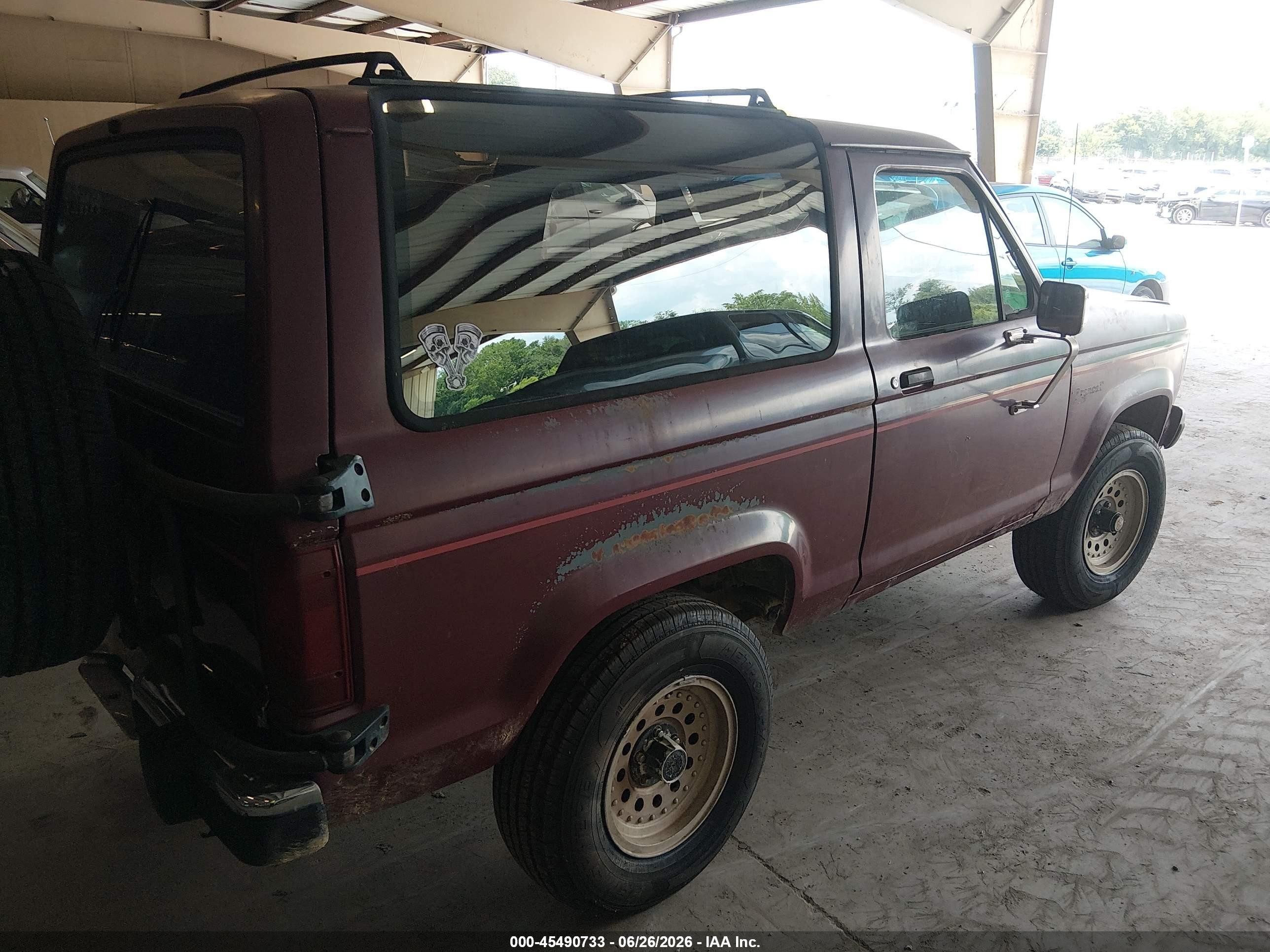 1988 Ford Bronco Ii   Burgundy vin: 1FMCU14T8JUB63822
