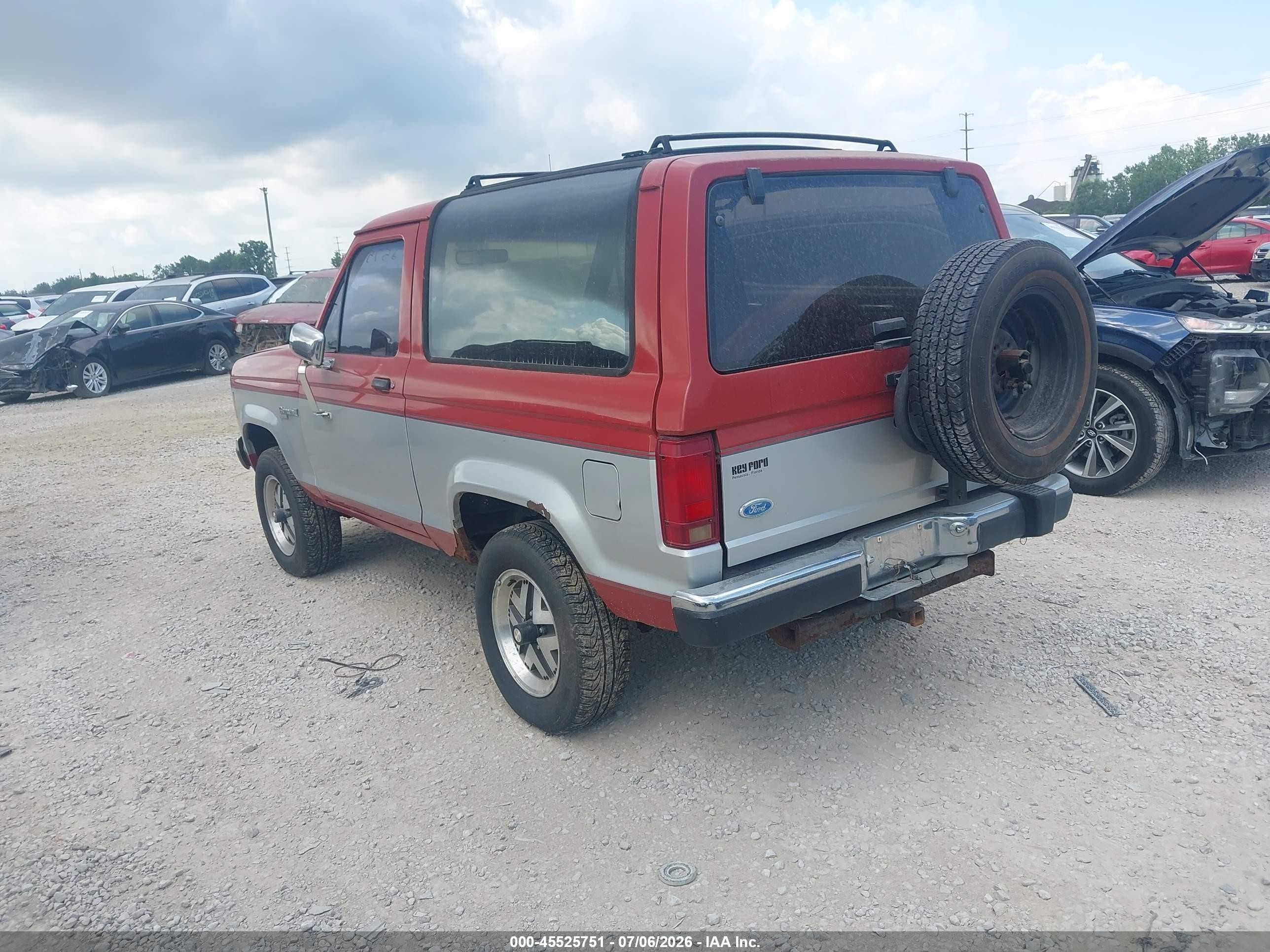 1987 Ford Bronco Ii   Red vin: 1FMCU14TXHUC38112