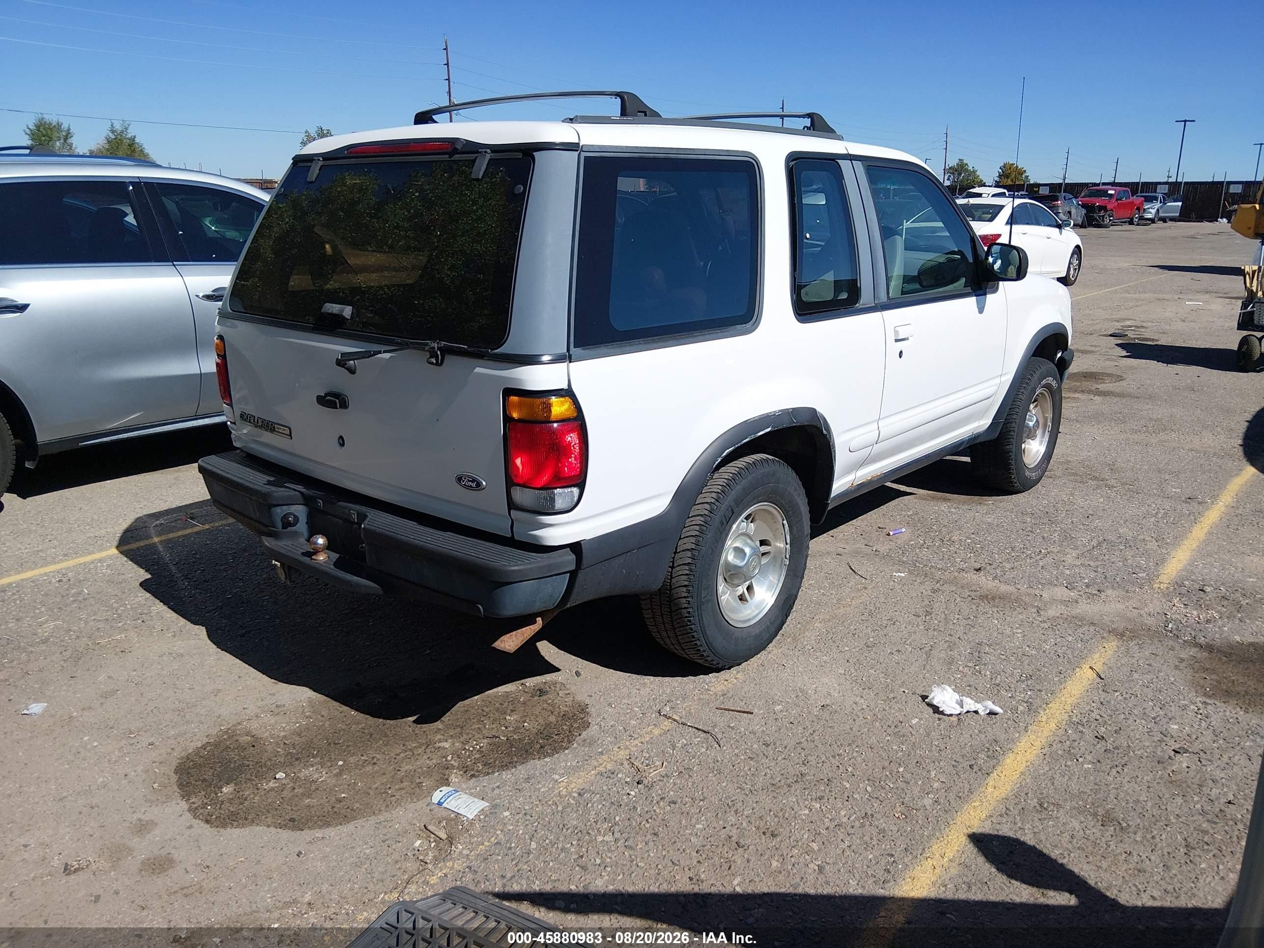 1995 Ford Explorer   White vin: 1FMCU24X3SUC15660