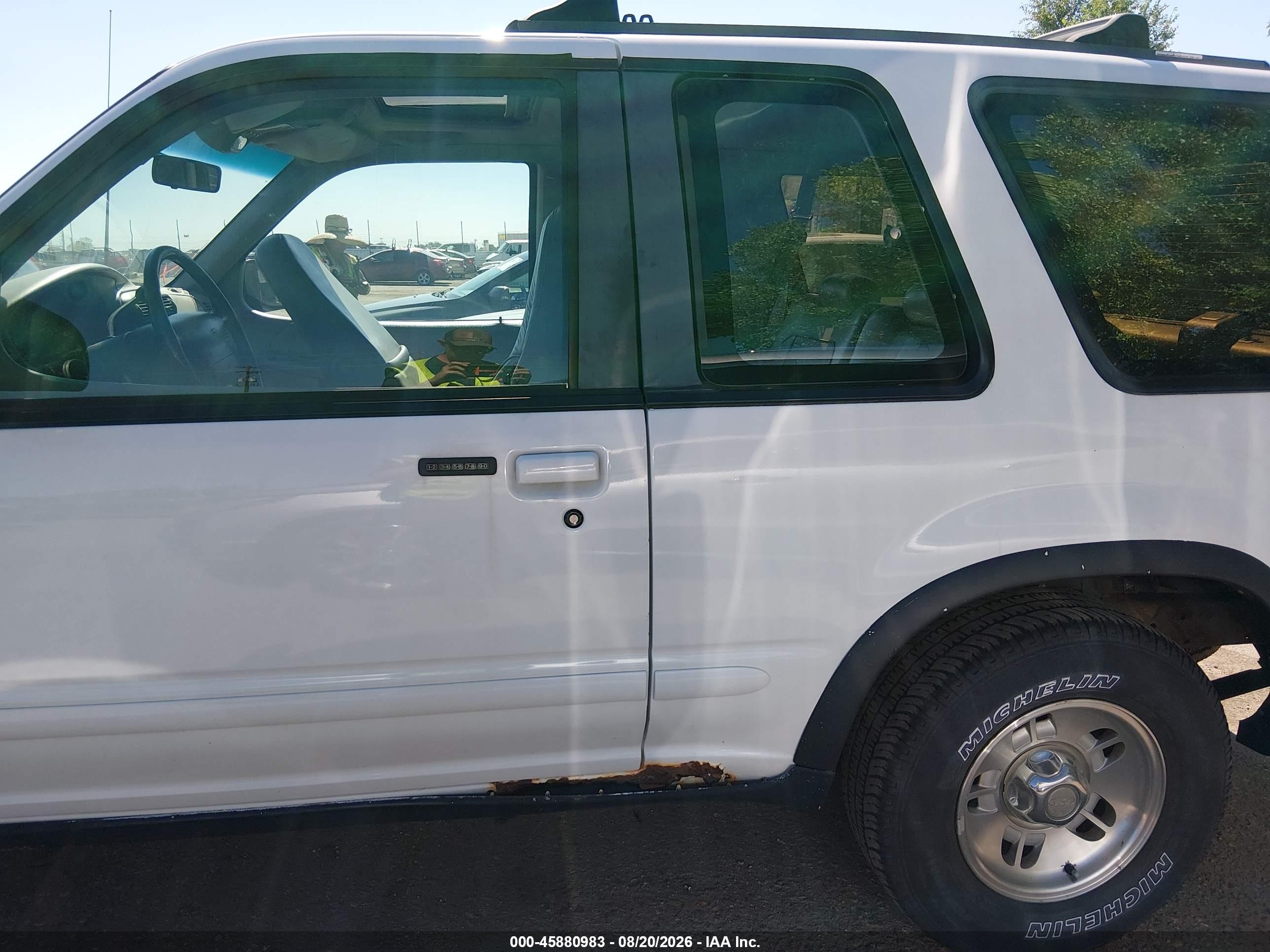 1995 Ford Explorer   White vin: 1FMCU24X3SUC15660