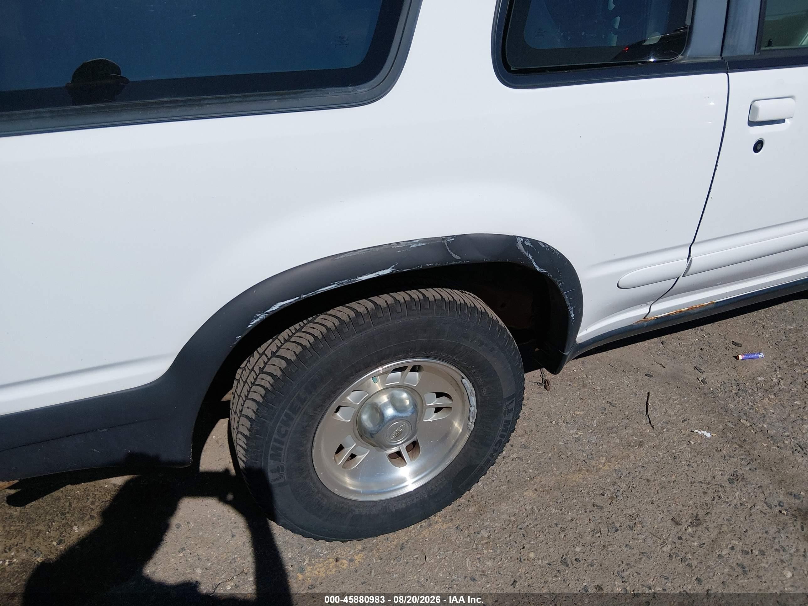 1995 Ford Explorer   White vin: 1FMCU24X3SUC15660