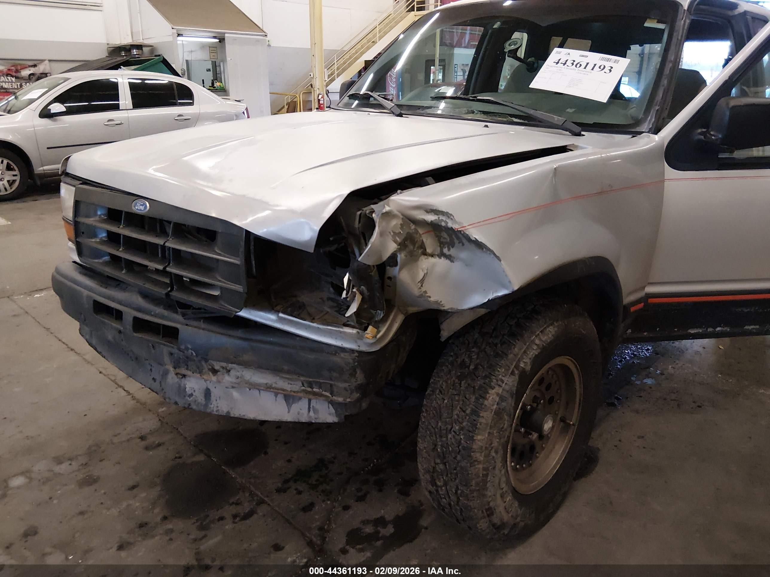 1991 Ford Explorer   Silver vin: 1FMCU24X5MUC82070
