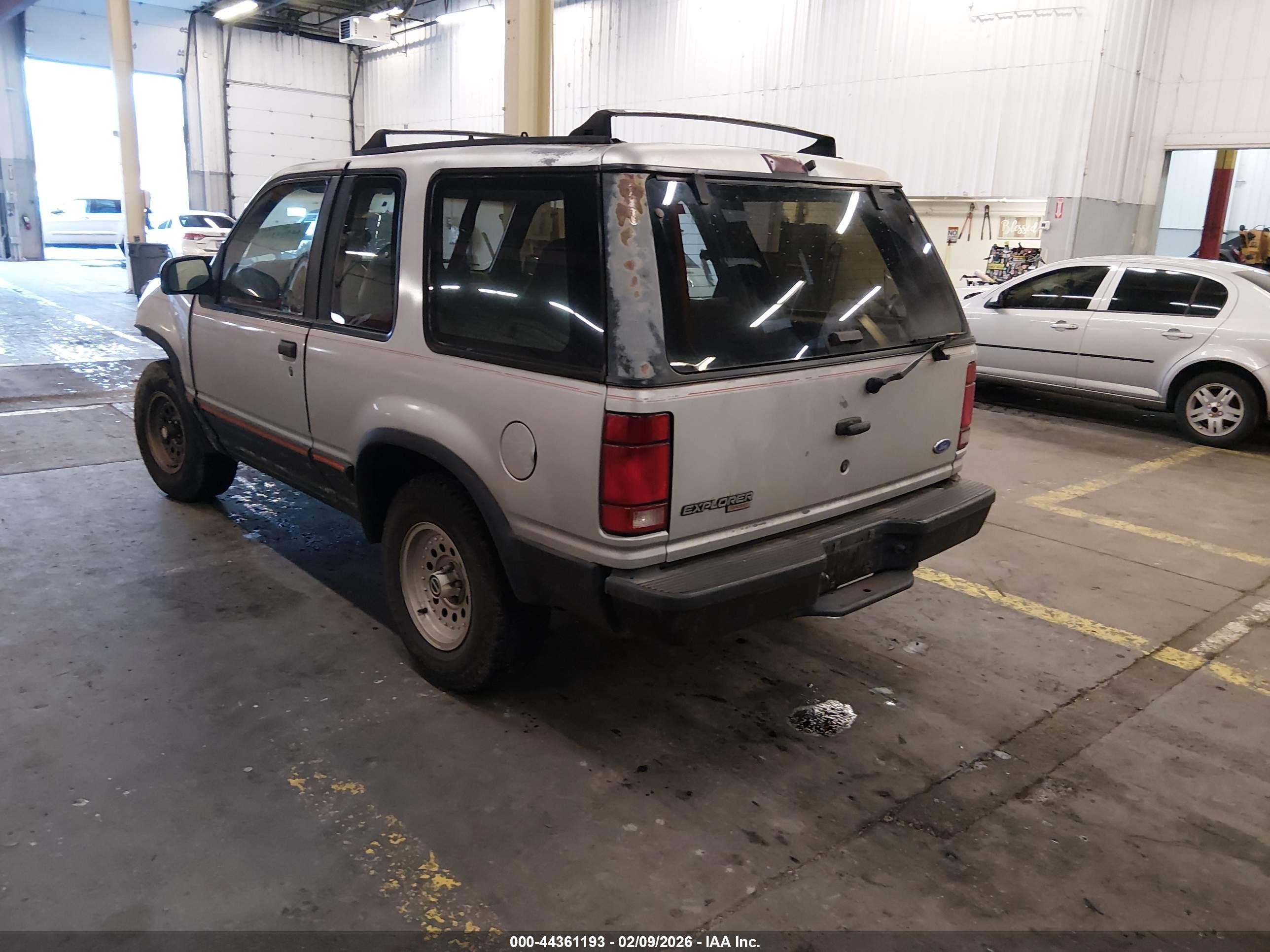 1991 Ford Explorer   Silver vin: 1FMCU24X5MUC82070