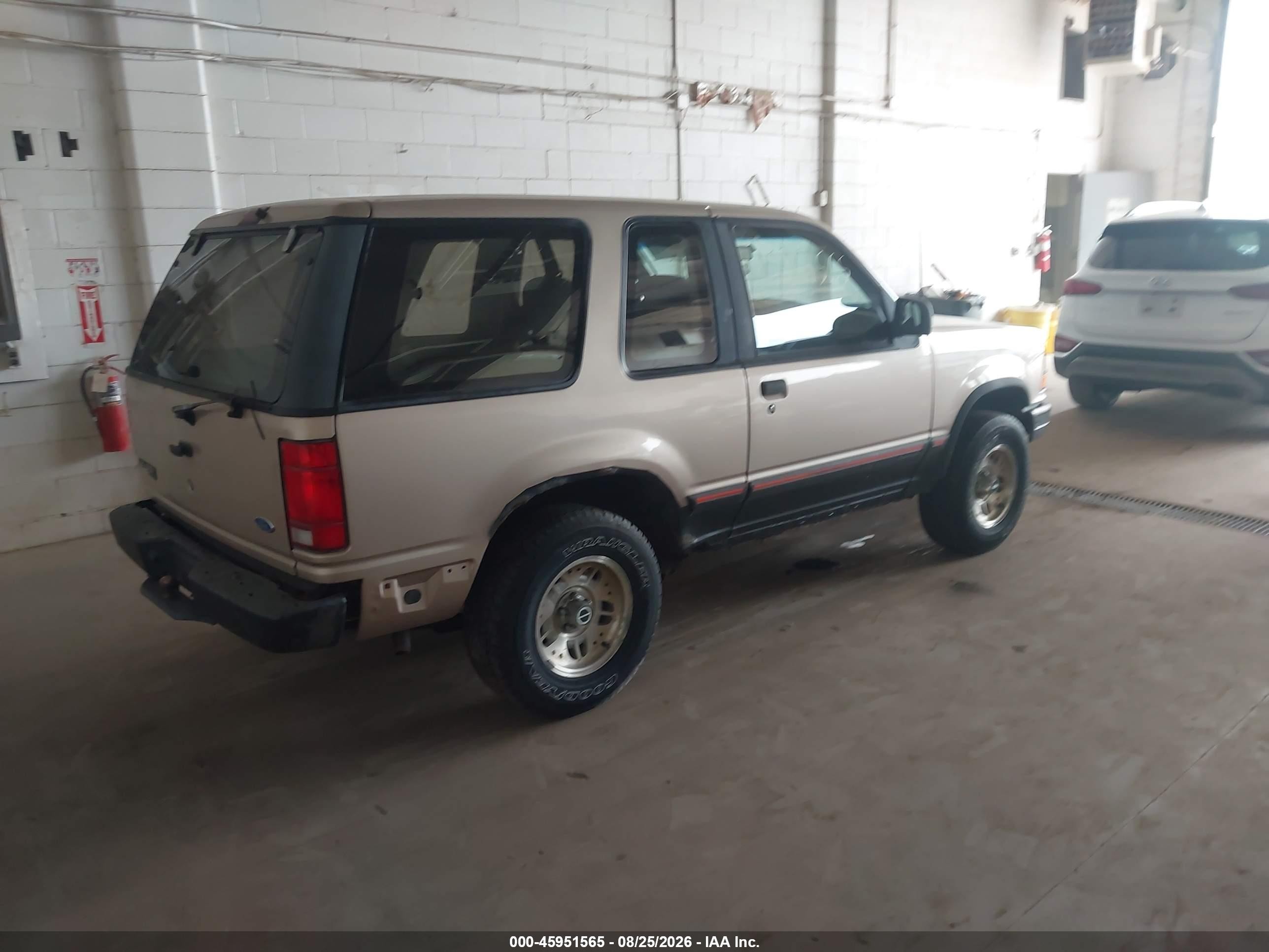 1994 Ford Explorer   Gold vin: 1FMCU24X6RUA62623