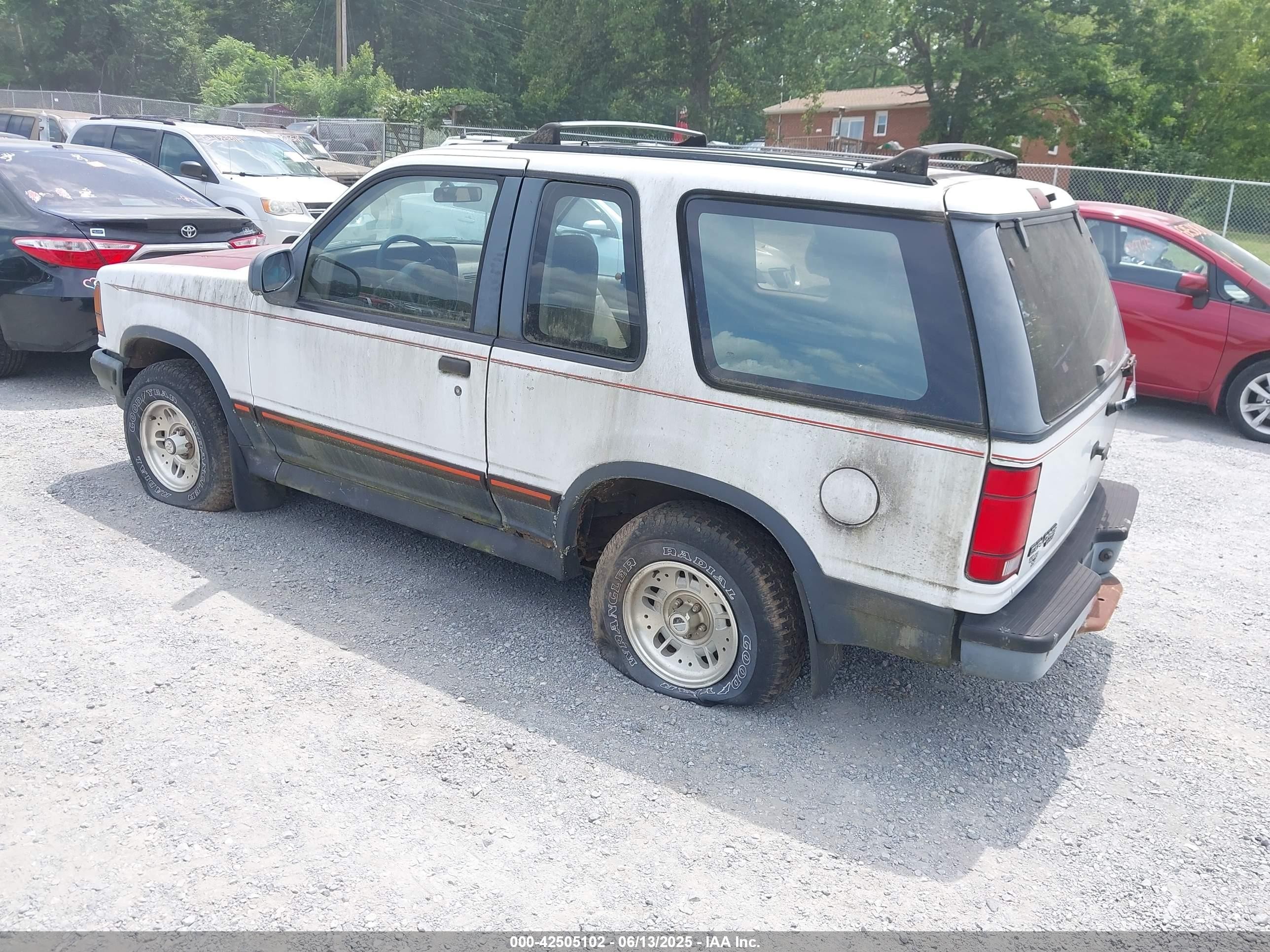 1994 Ford Explorer   White vin: 1FMCU24X6RUD62453