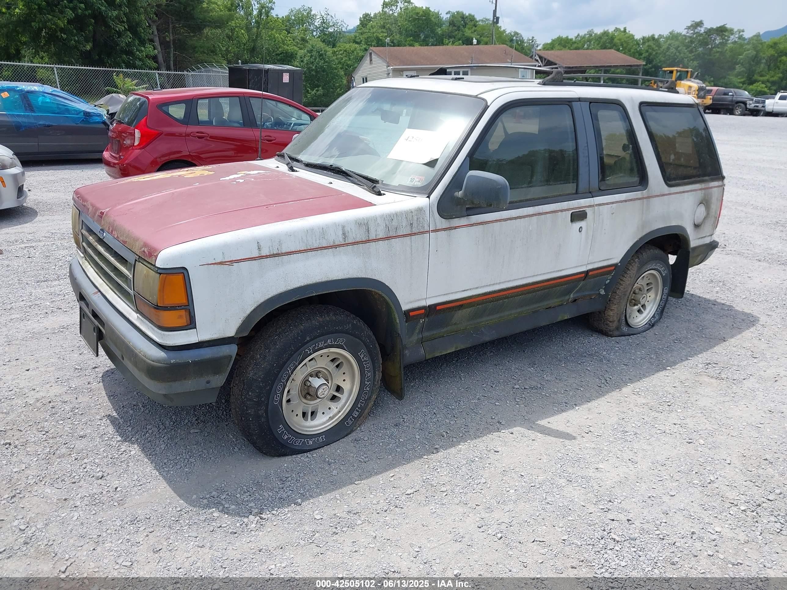 1994 Ford Explorer   White vin: 1FMCU24X6RUD62453