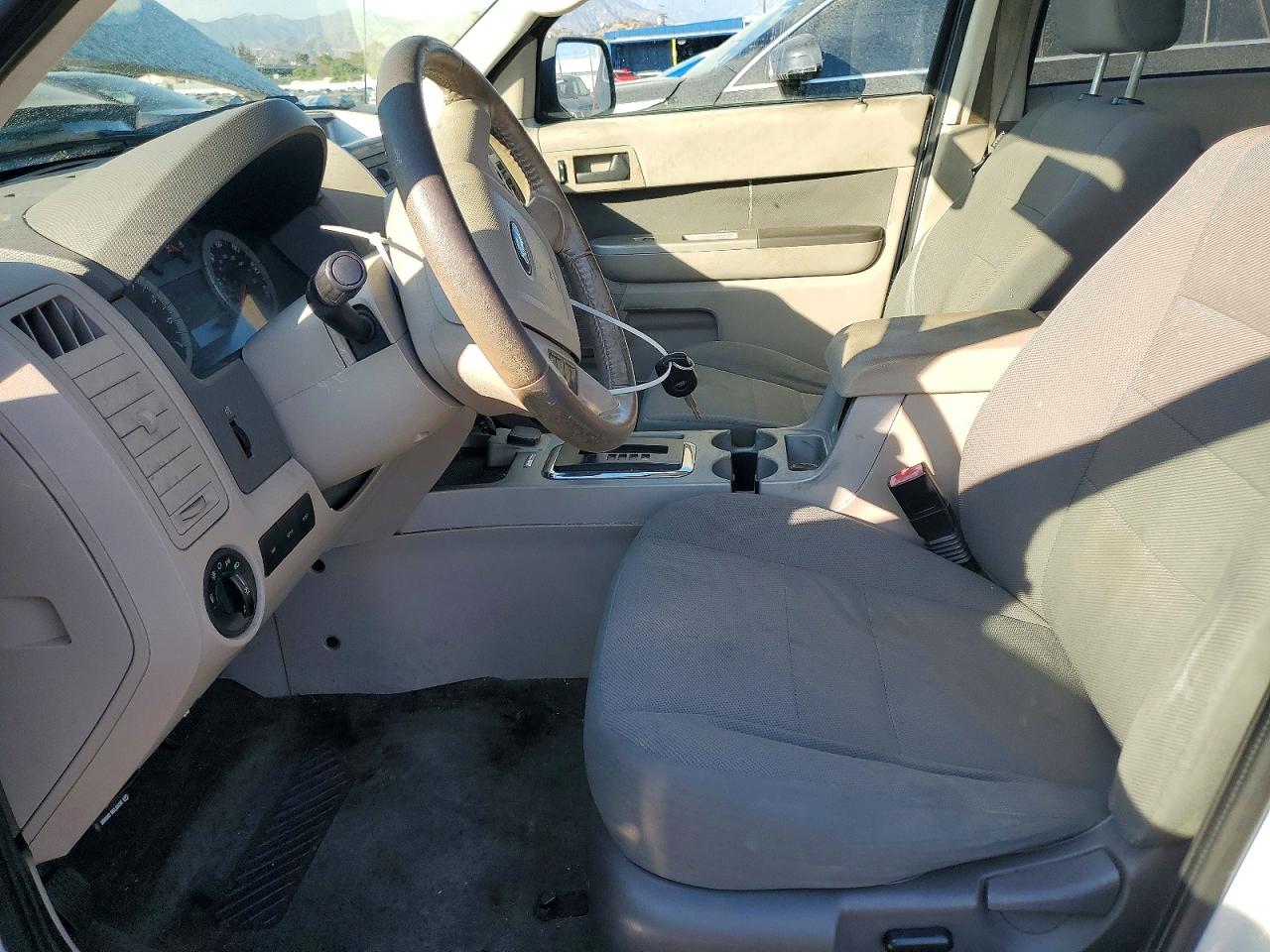 2009 Ford Escape Hybrid White vin: 1FMCU49309KC33430