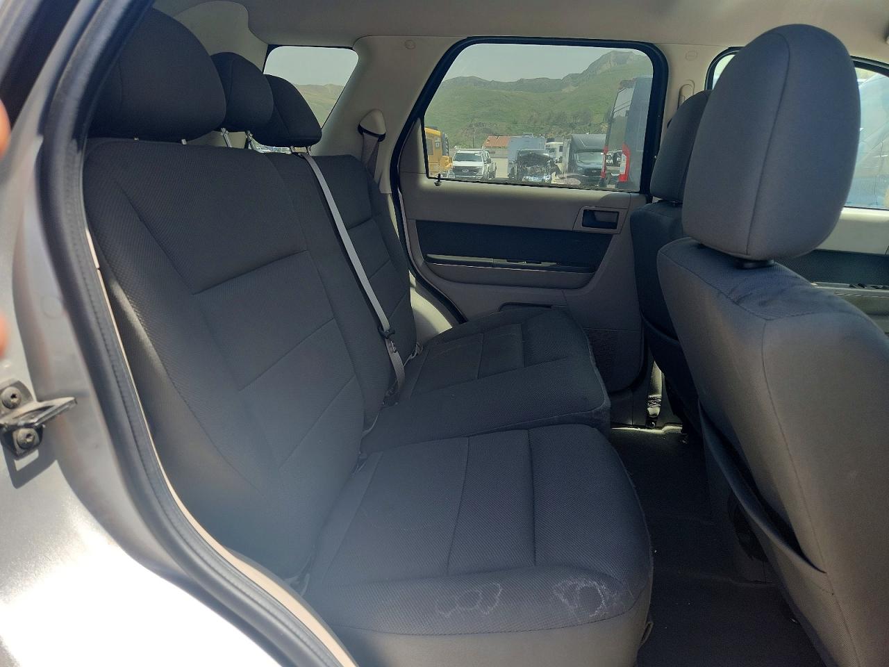 2009 Ford Escape Hybrid Silver vin: 1FMCU49339KB11466