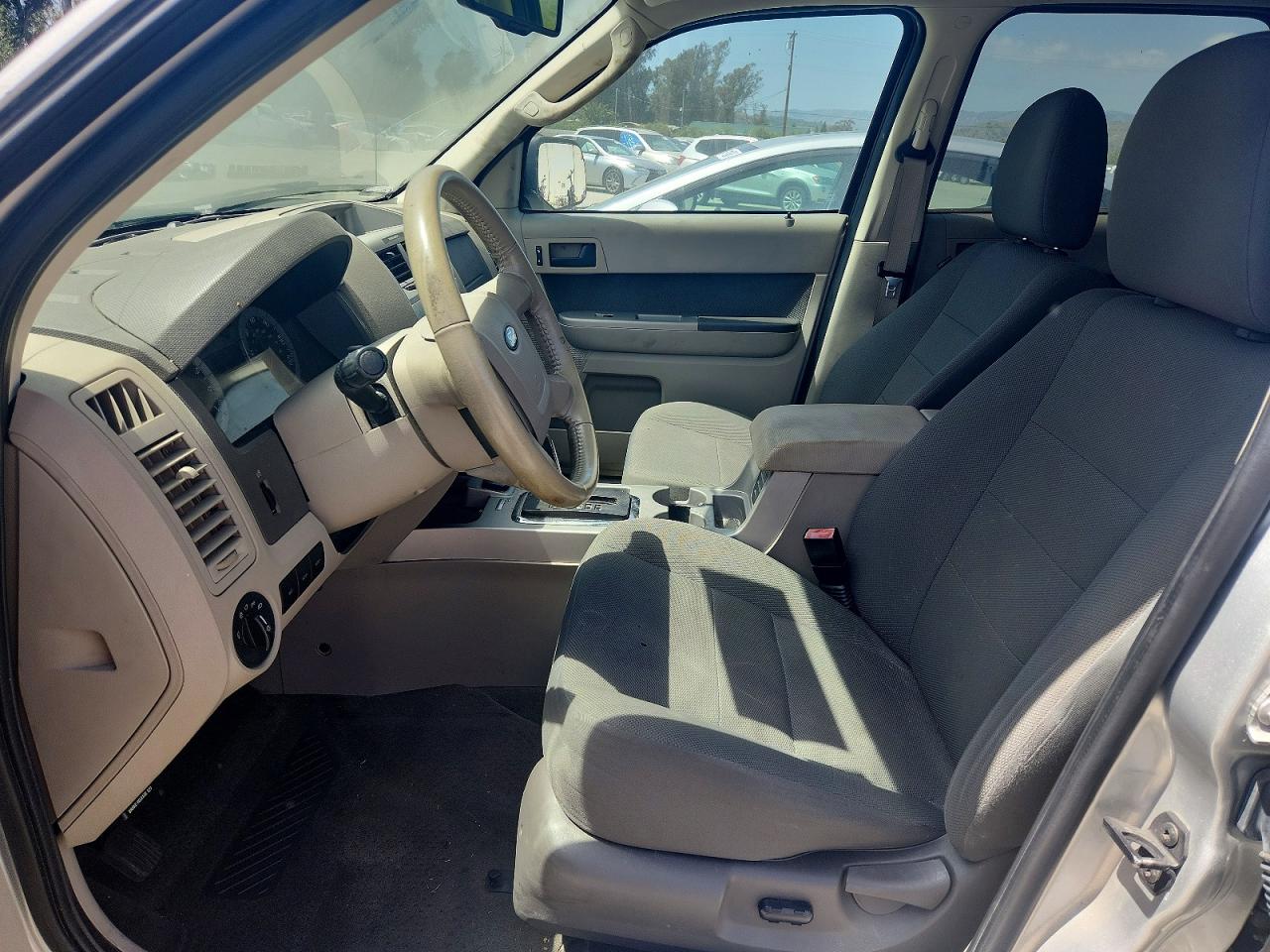 2009 Ford Escape Hybrid Silver vin: 1FMCU49339KB11466
