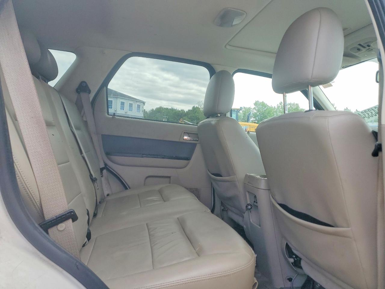 2009 Ford Escape Hybrid White vin: 1FMCU49379KB39268