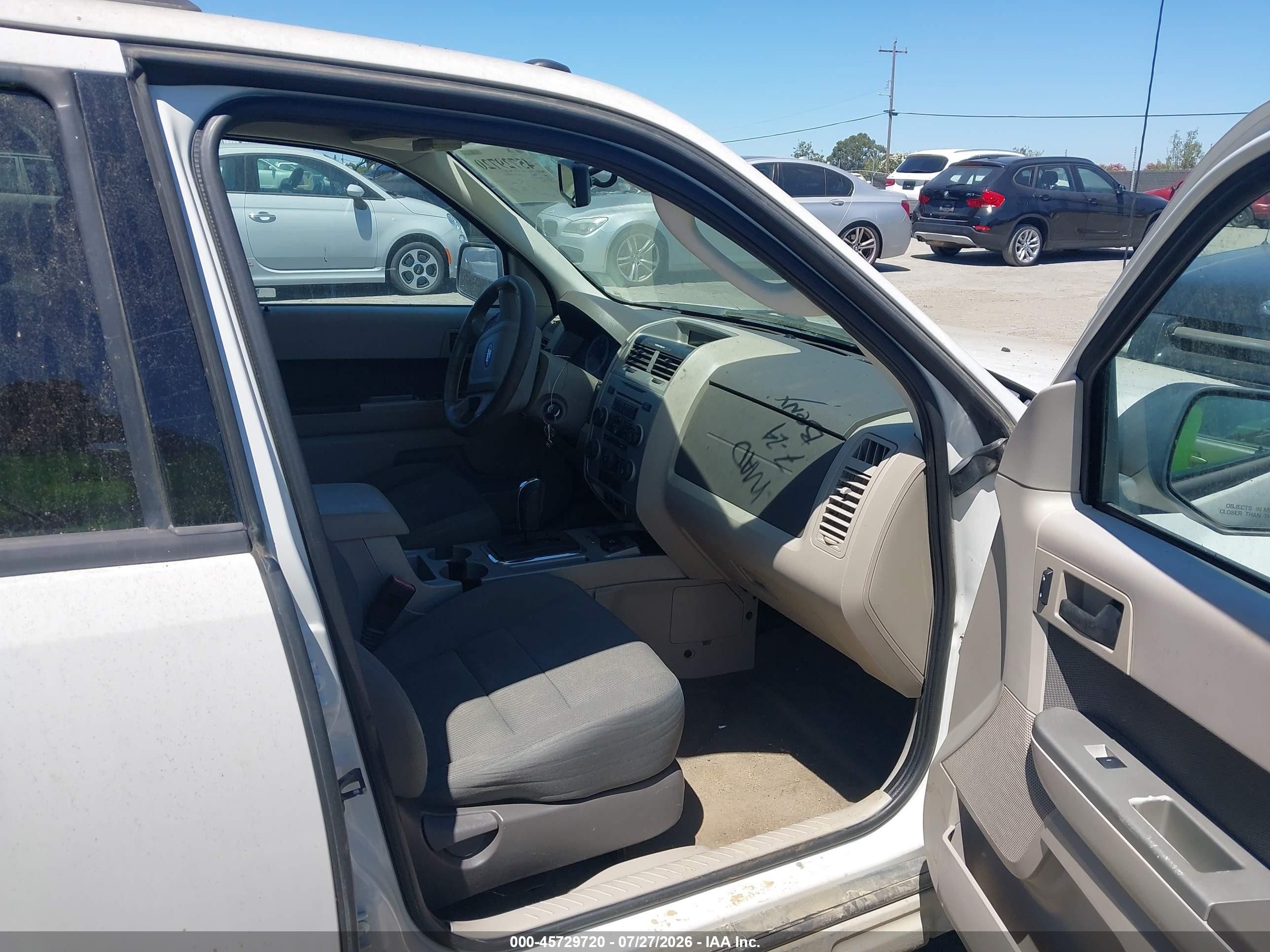 2009 Ford Escape Hybrid Limited Белый vin: 1FMCU49389KB46911