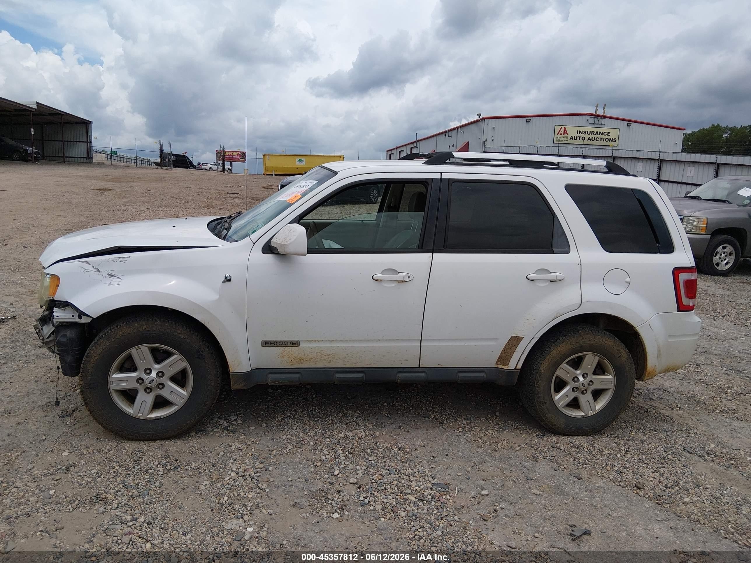 2008 Ford Escape Hybrid   White vin: 1FMCU49H08KD07133