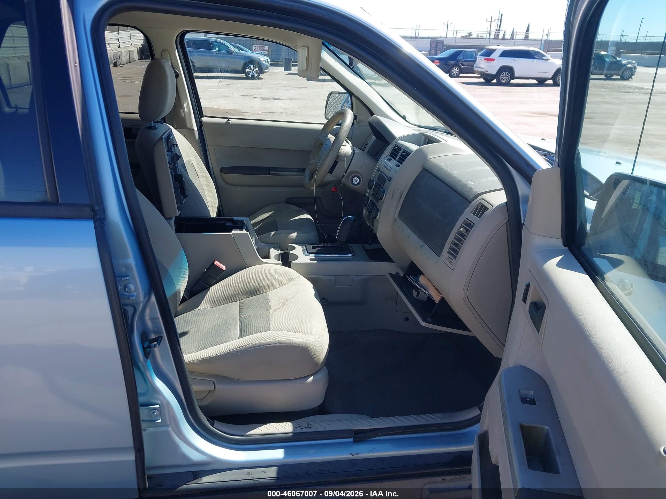 2008 Ford Escape Hybrid   Blue vin: 1FMCU49H18KD84237