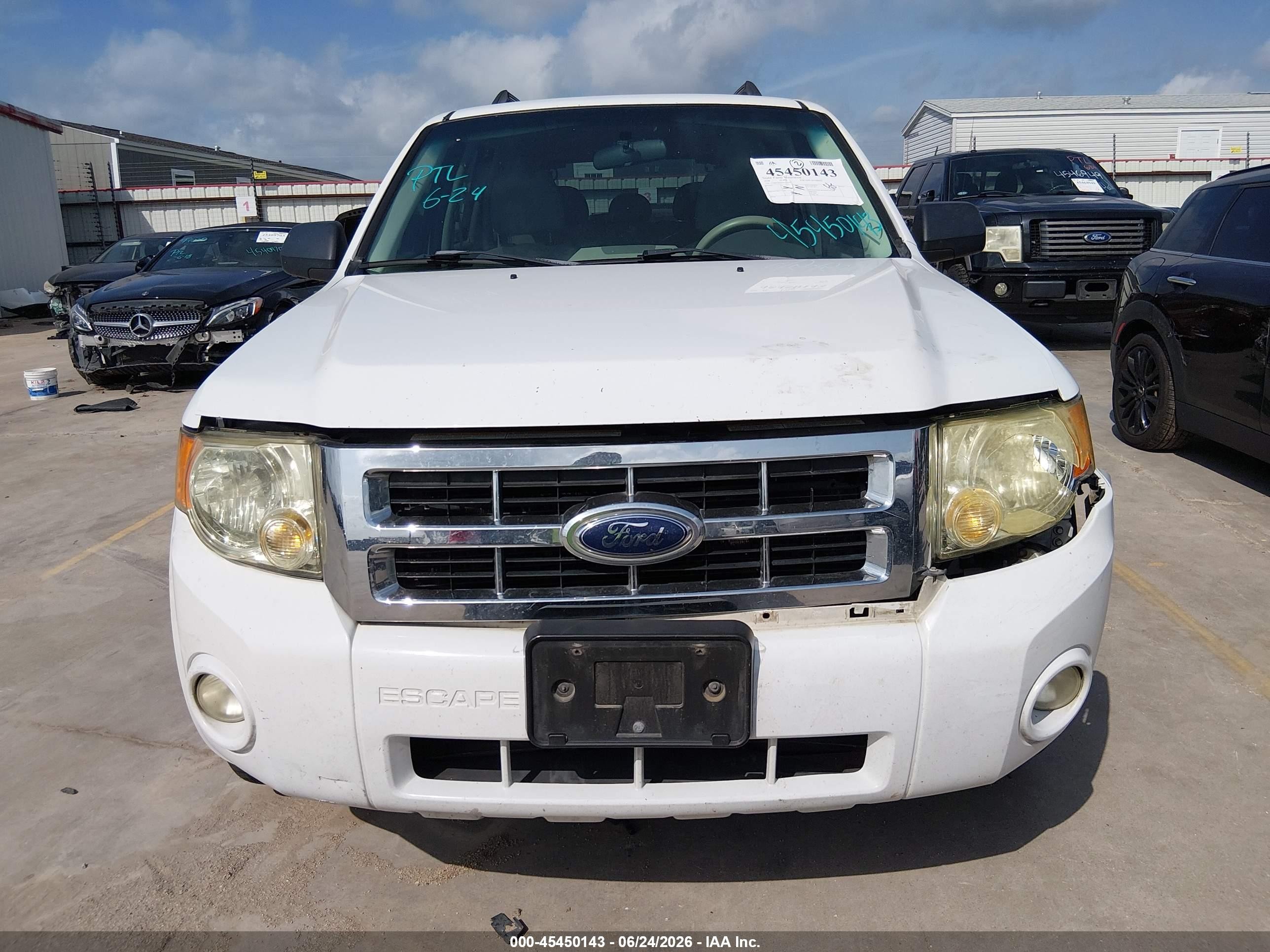 2008 Ford Escape Hybrid   White vin: 1FMCU49H28KE59446