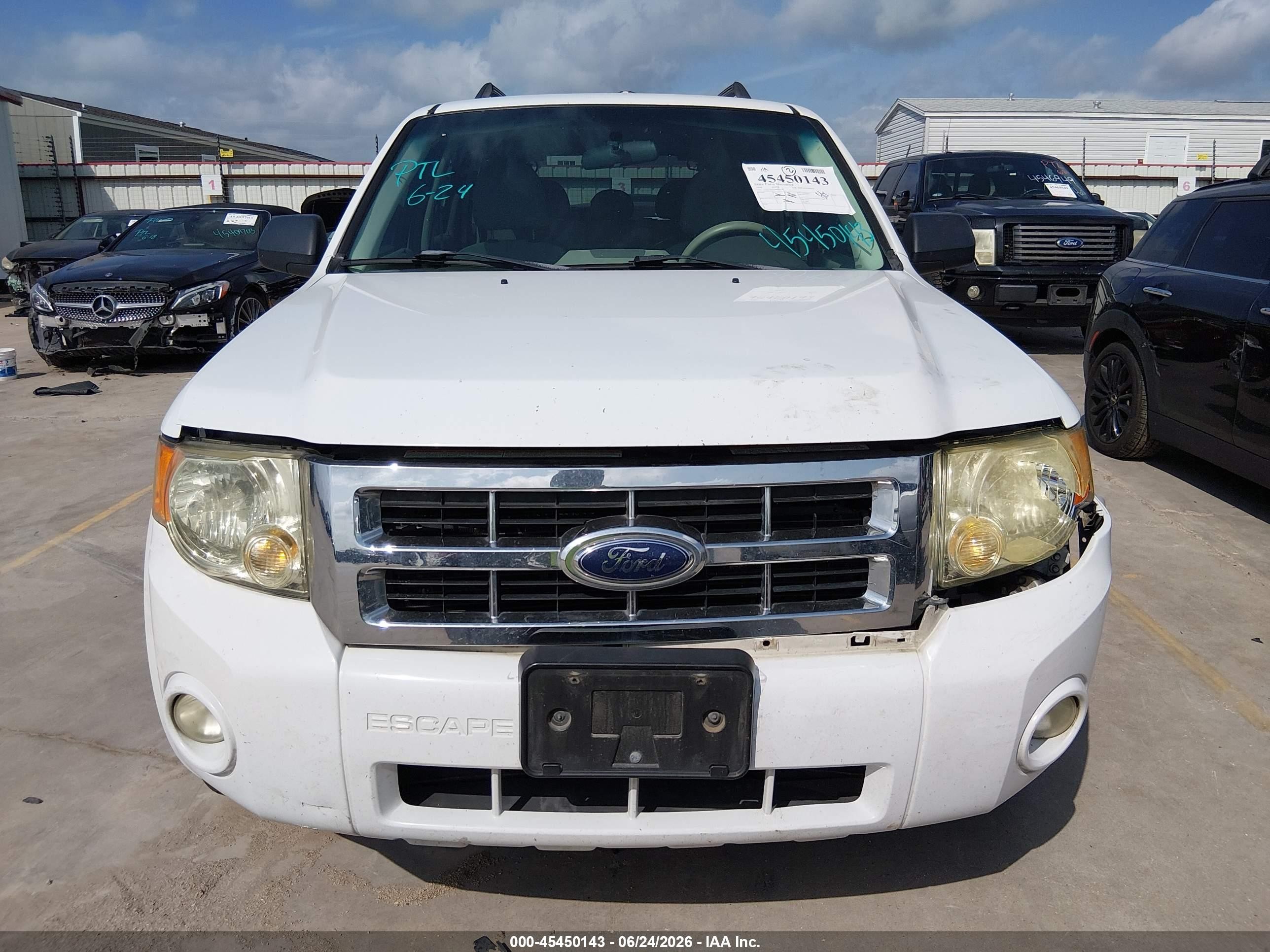 2008 Ford Escape Hybrid   White vin: 1FMCU49H28KE59446