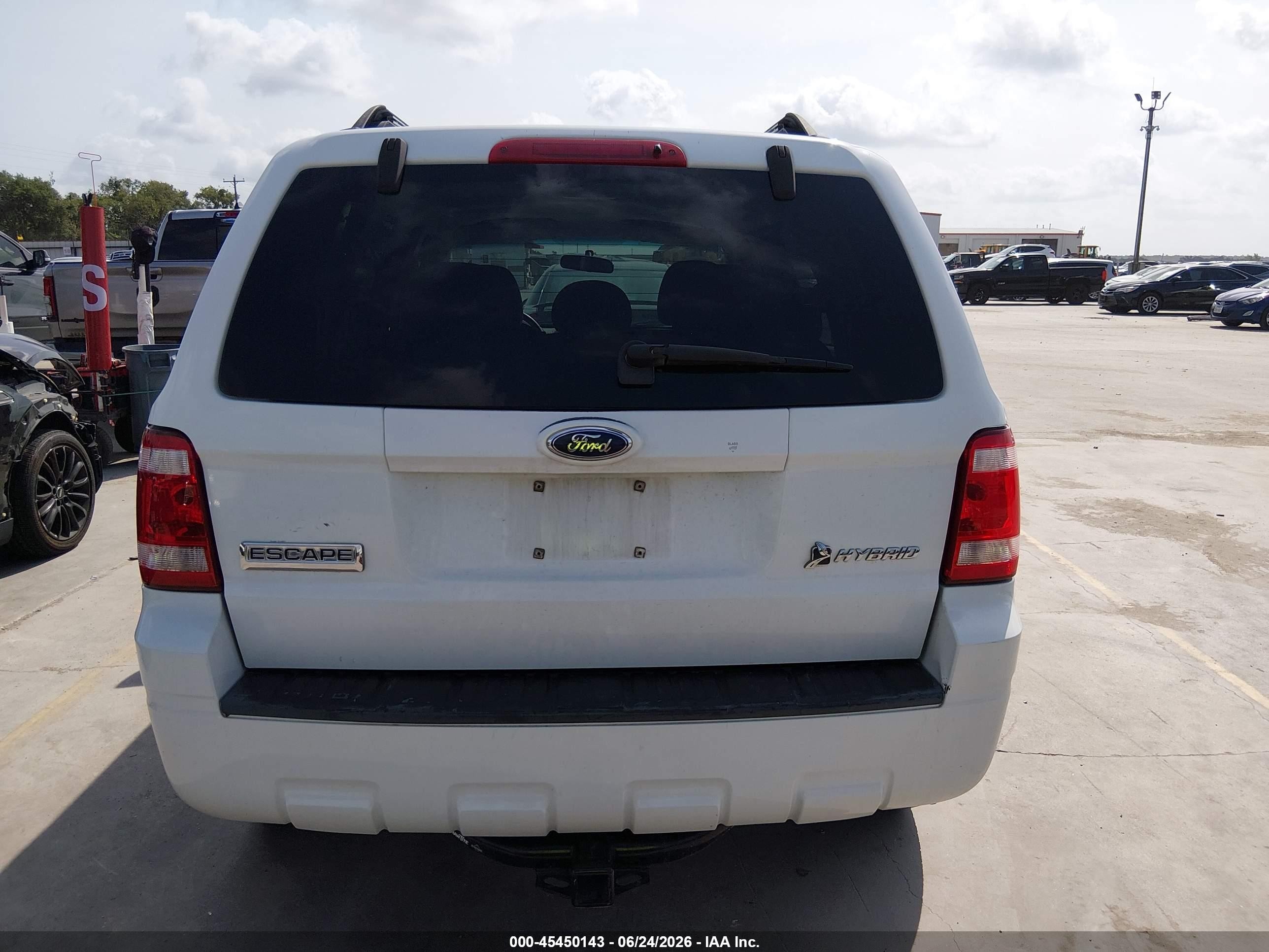 2008 Ford Escape Hybrid   White vin: 1FMCU49H28KE59446