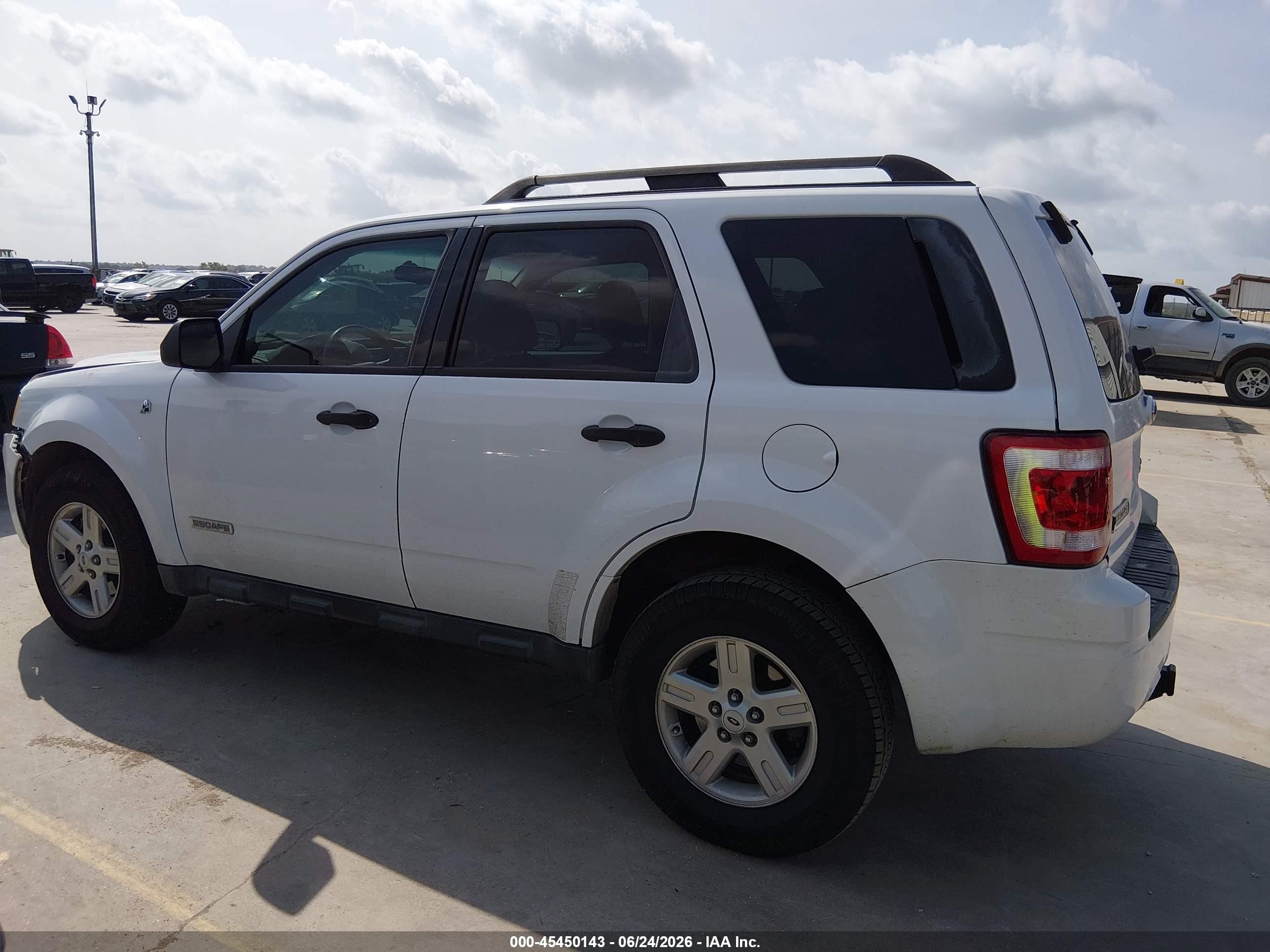 2008 Ford Escape Hybrid   White vin: 1FMCU49H28KE59446