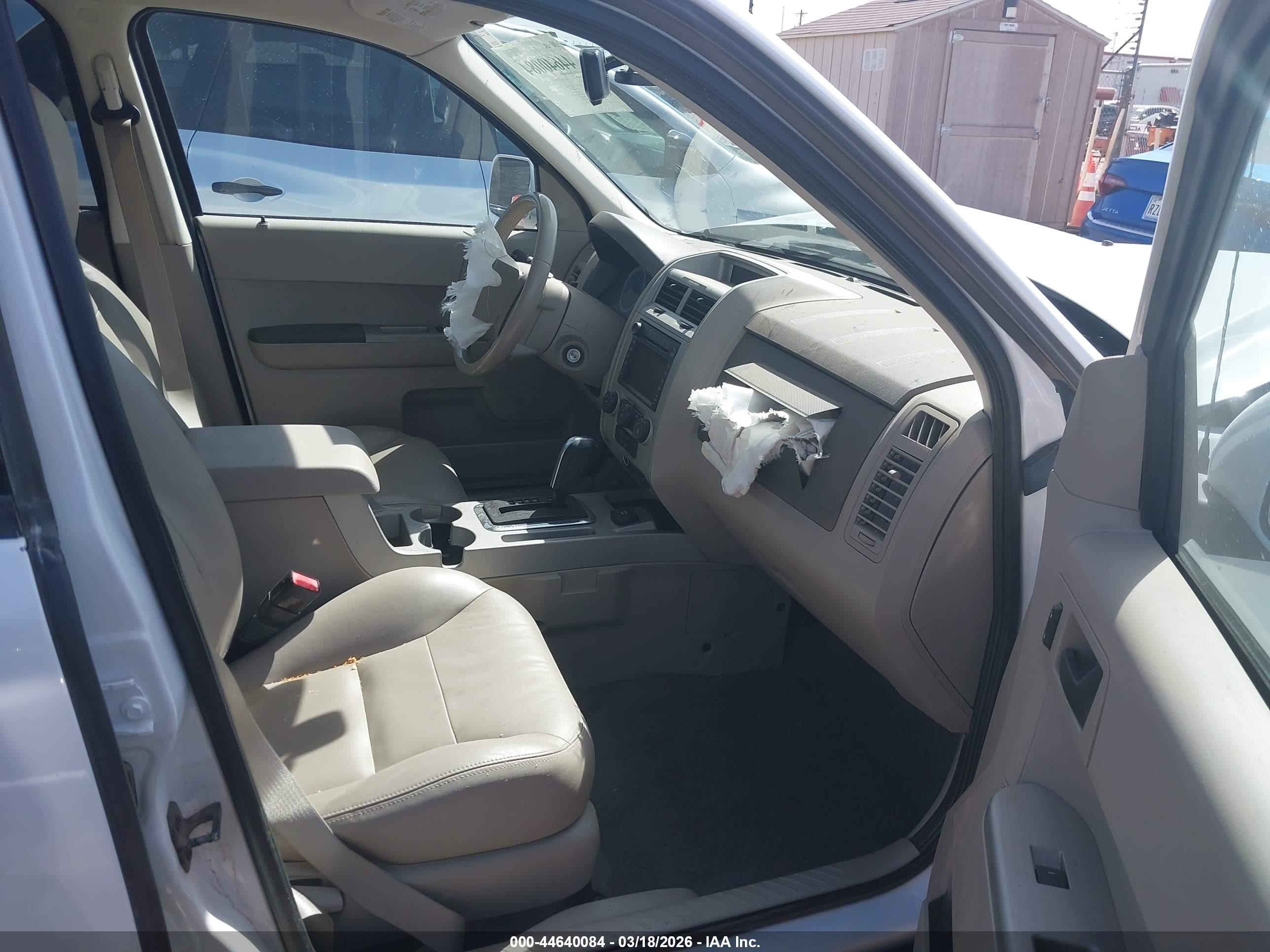 2008 Ford Escape Hybrid   White vin: 1FMCU49H58KB16517
