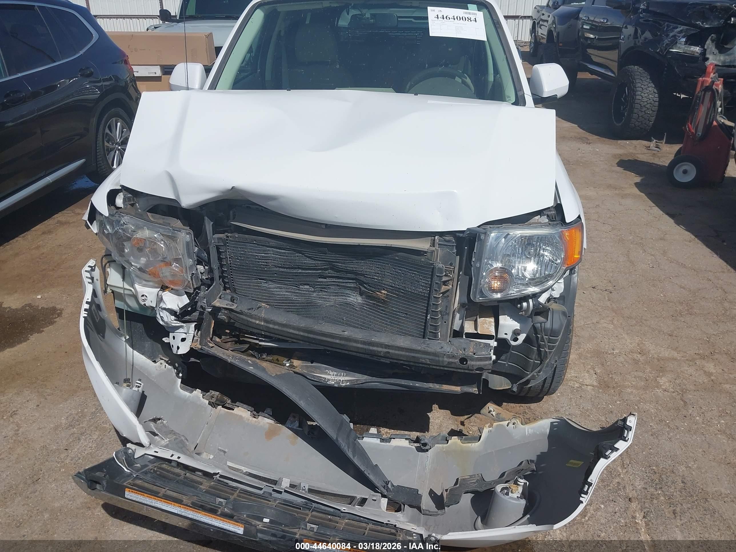 2008 Ford Escape Hybrid   White vin: 1FMCU49H58KB16517
