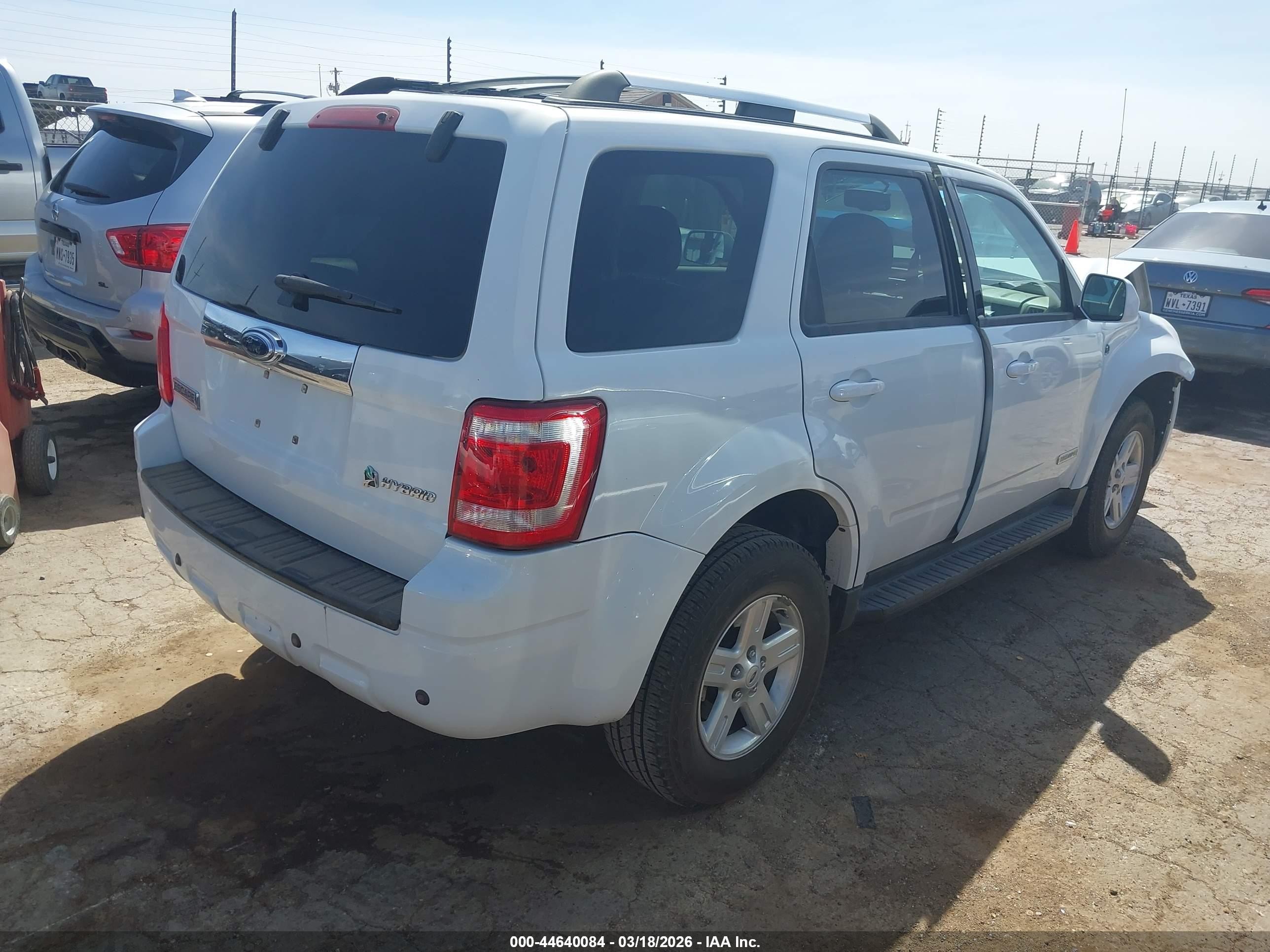 2008 Ford Escape Hybrid   White vin: 1FMCU49H58KB16517