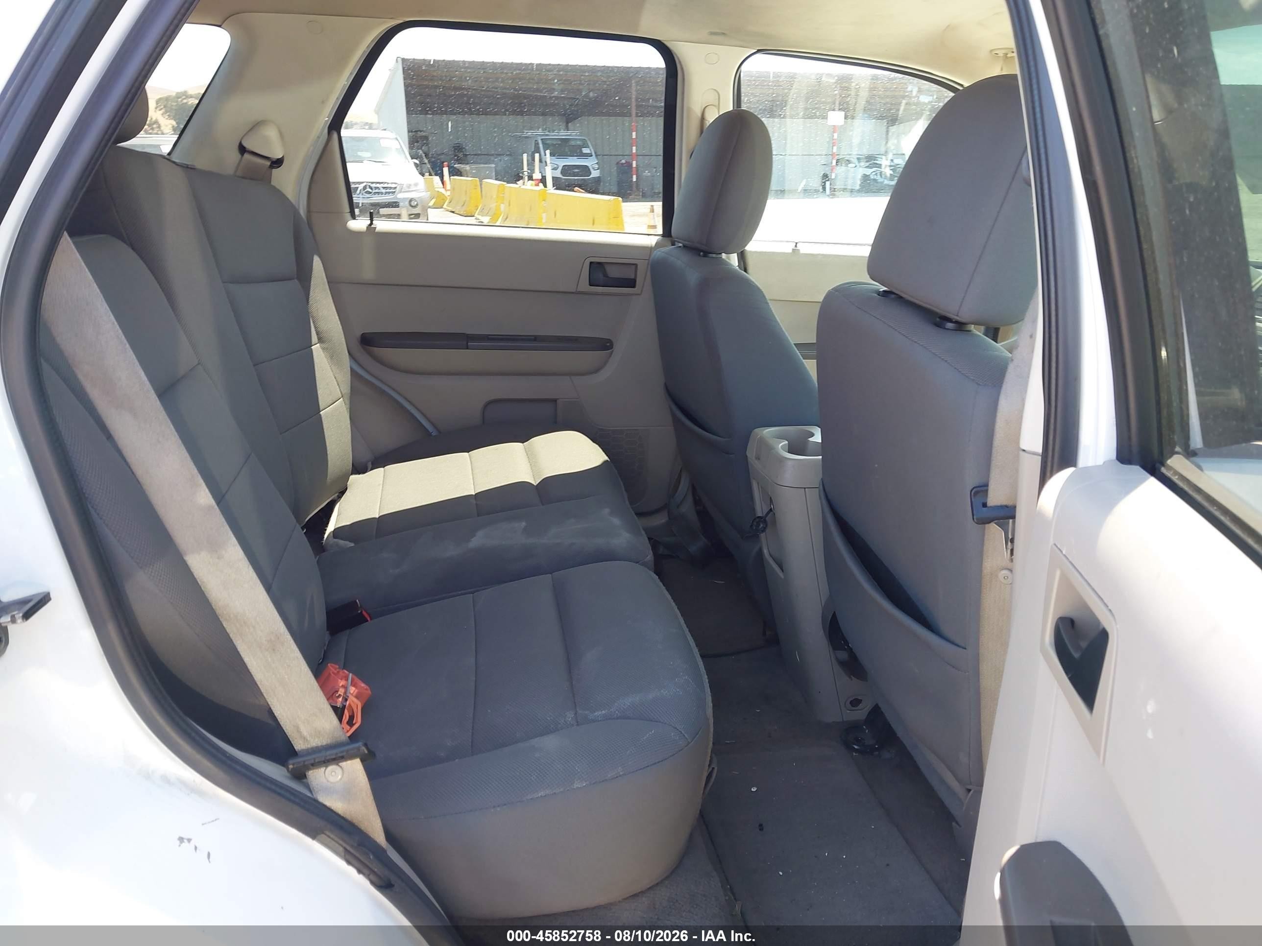2008 Ford Escape Hybrid   Белый vin: 1FMCU49H68KA97332