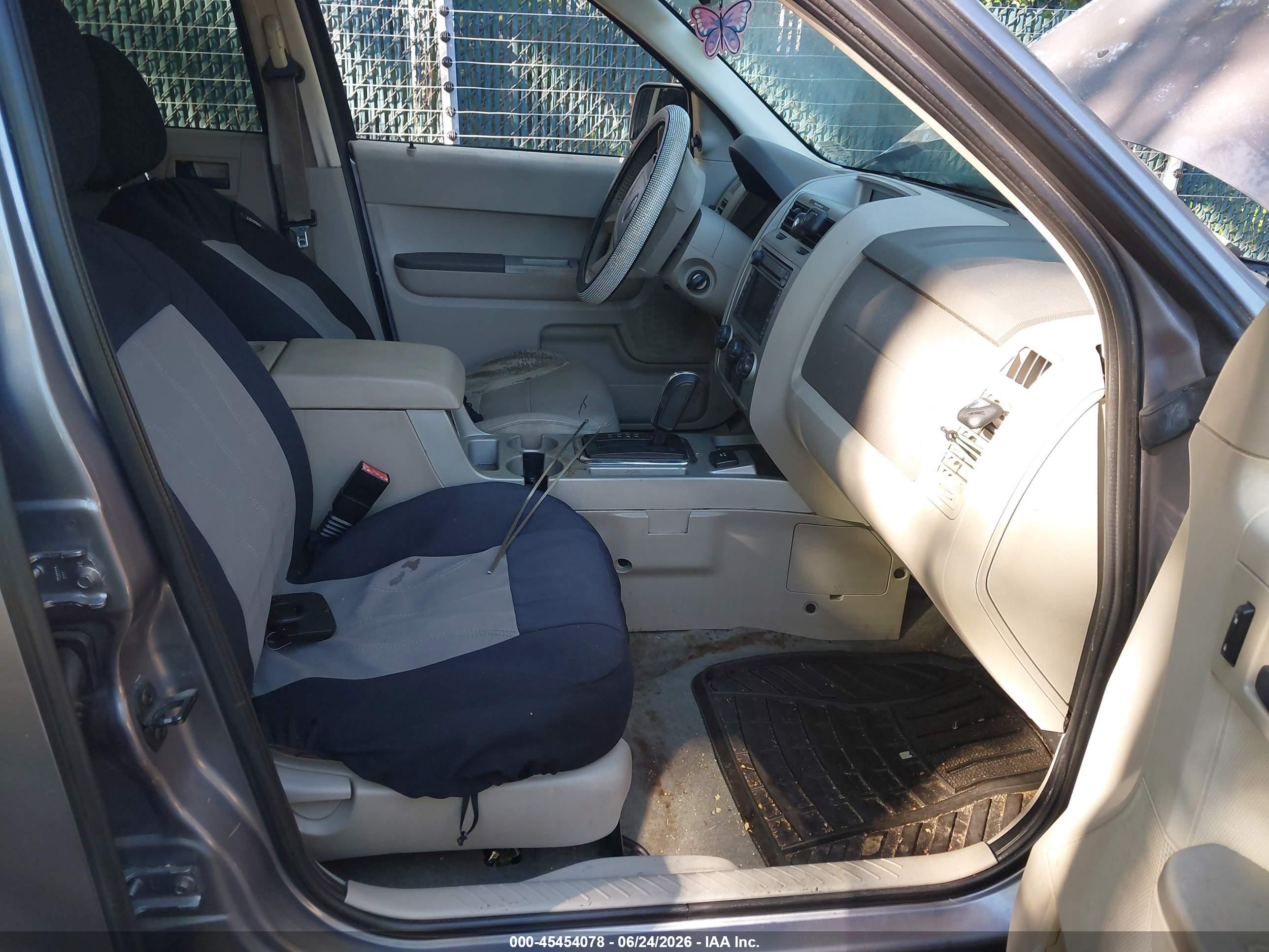 2008 Ford Escape Hybrid   Blue vin: 1FMCU49H68KC05089