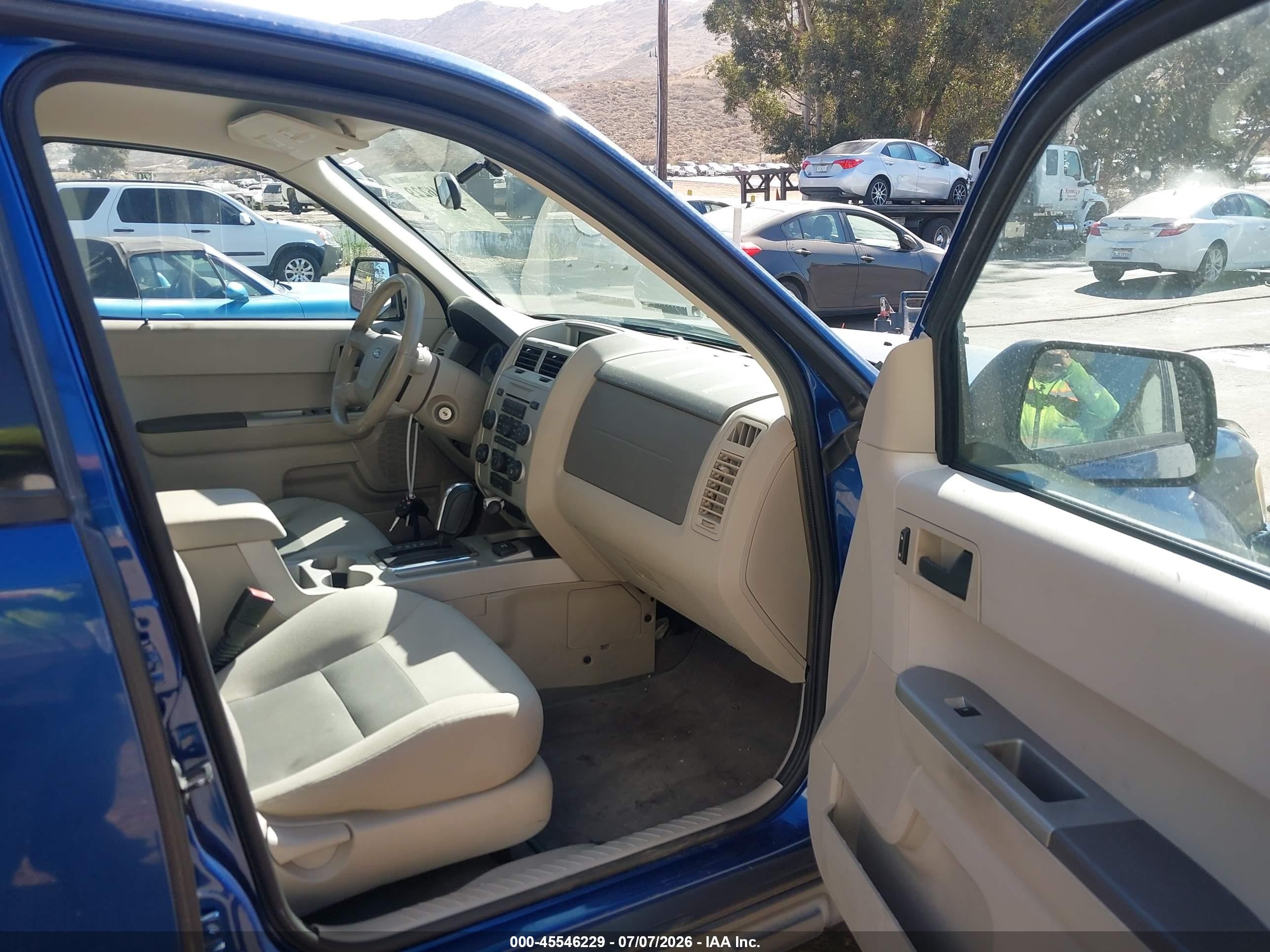 2008 Ford Escape Hybrid   Blue vin: 1FMCU49H68KC93027