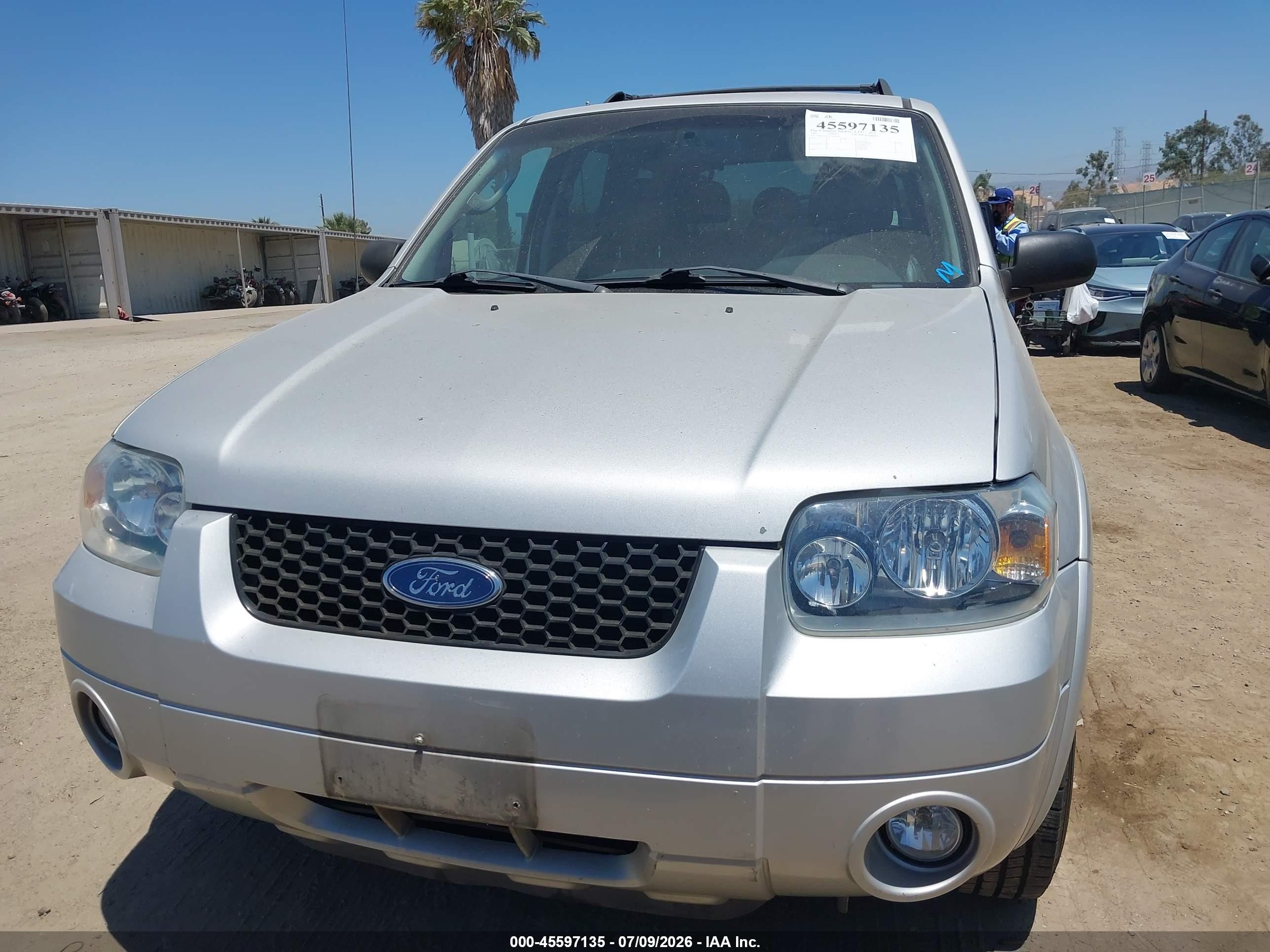2007 Ford Escape Hybrid   Gray vin: 1FMCU49H87KA41200