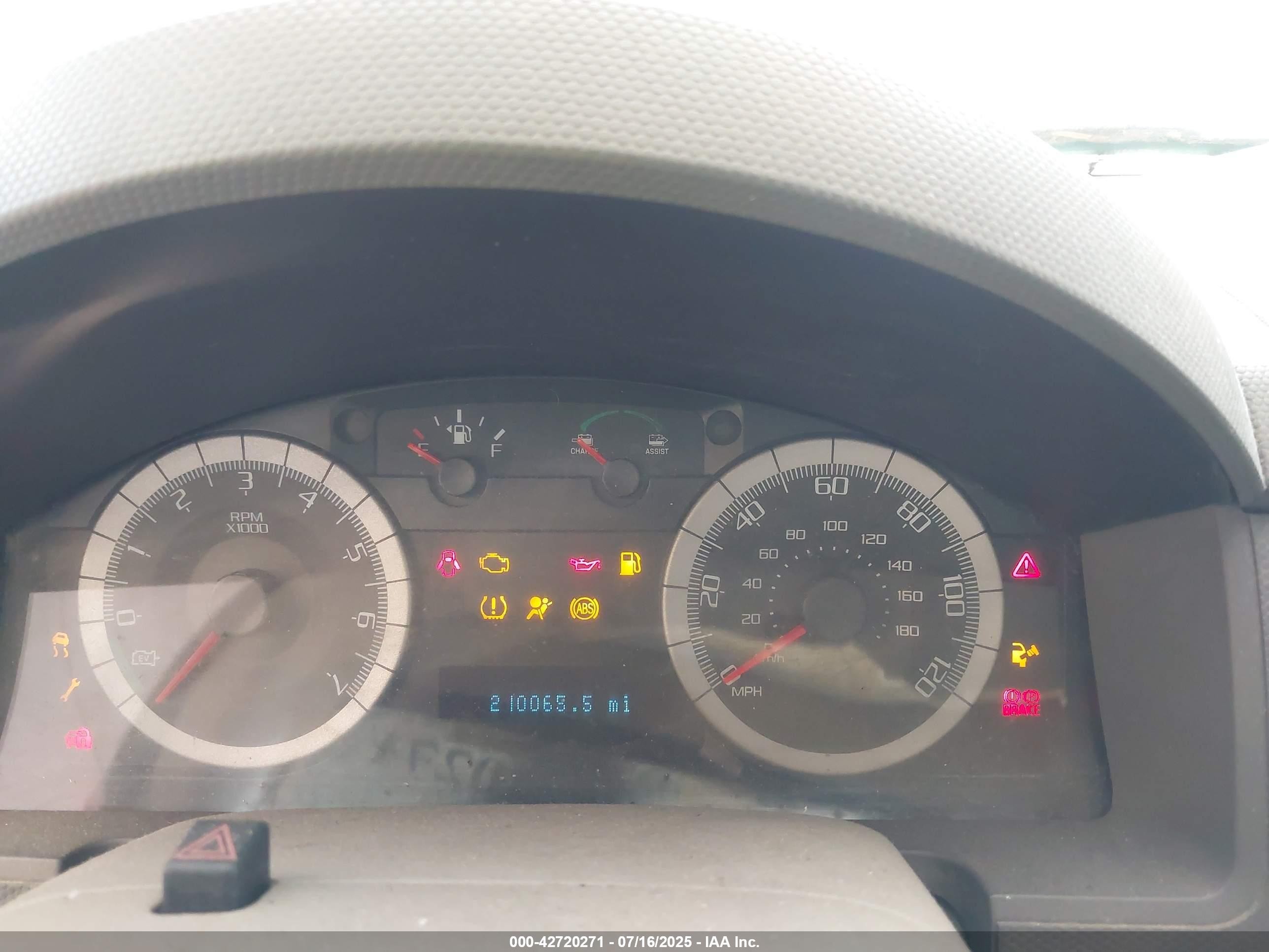2008 Ford Escape Hybrid   White vin: 1FMCU49H98KA03959
