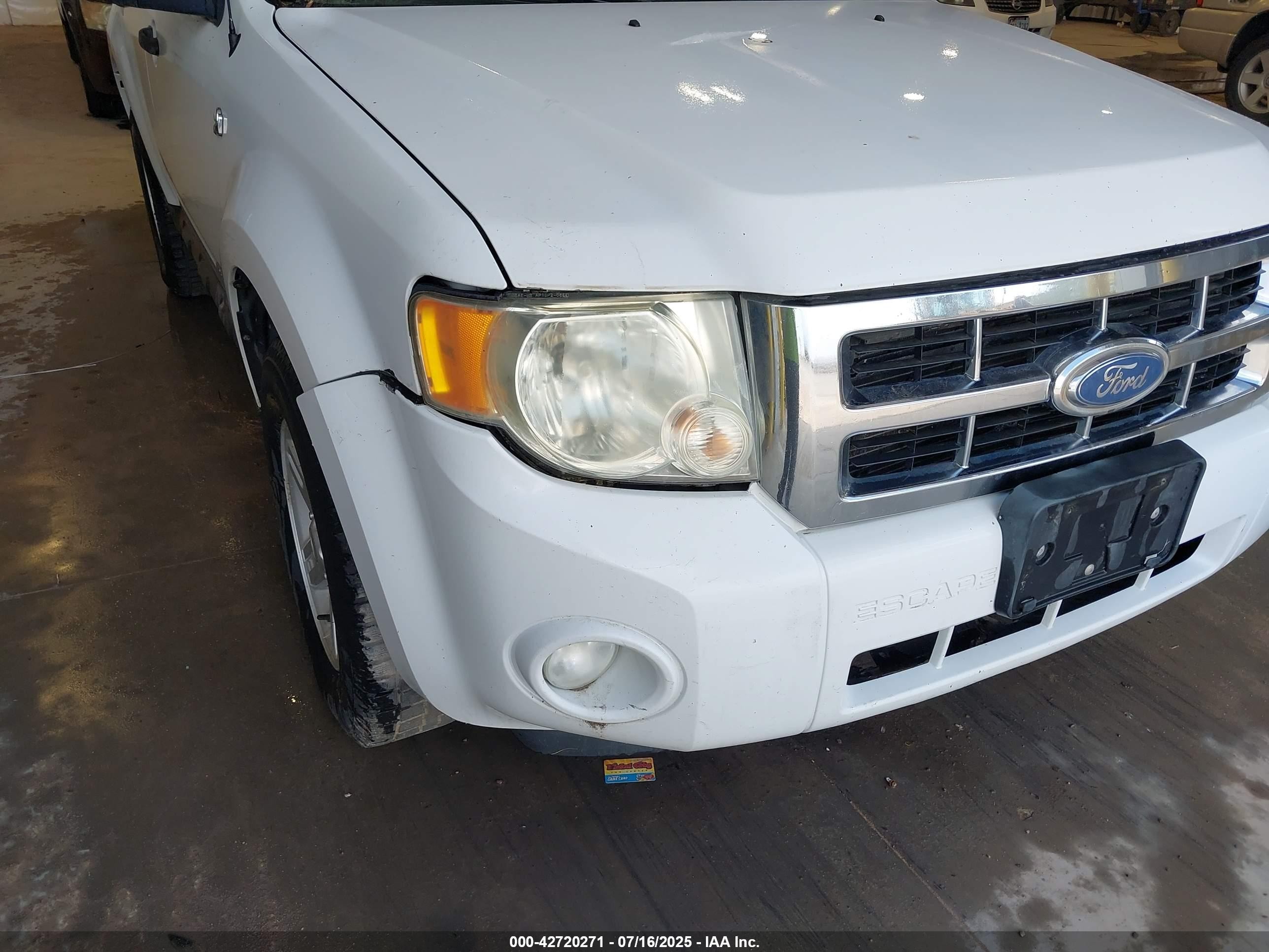 2008 Ford Escape Hybrid   White vin: 1FMCU49H98KA03959