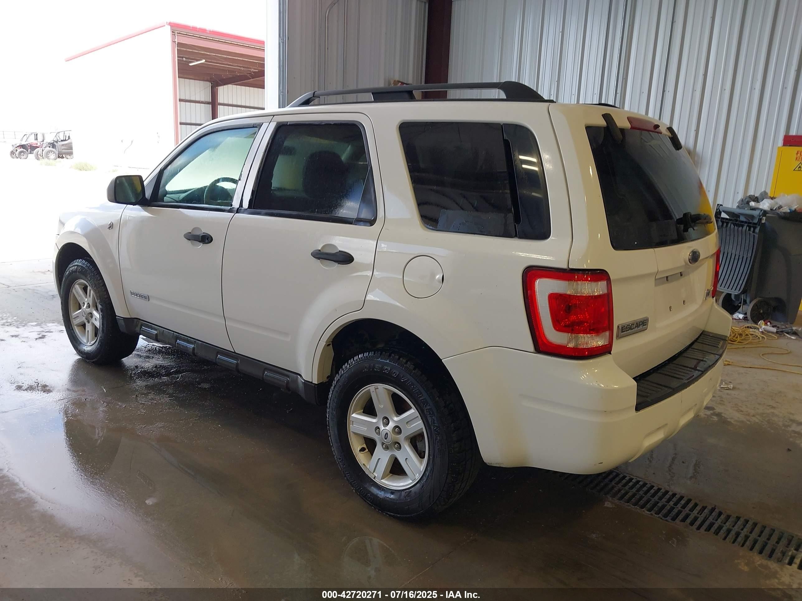 2008 Ford Escape Hybrid   White vin: 1FMCU49H98KA03959