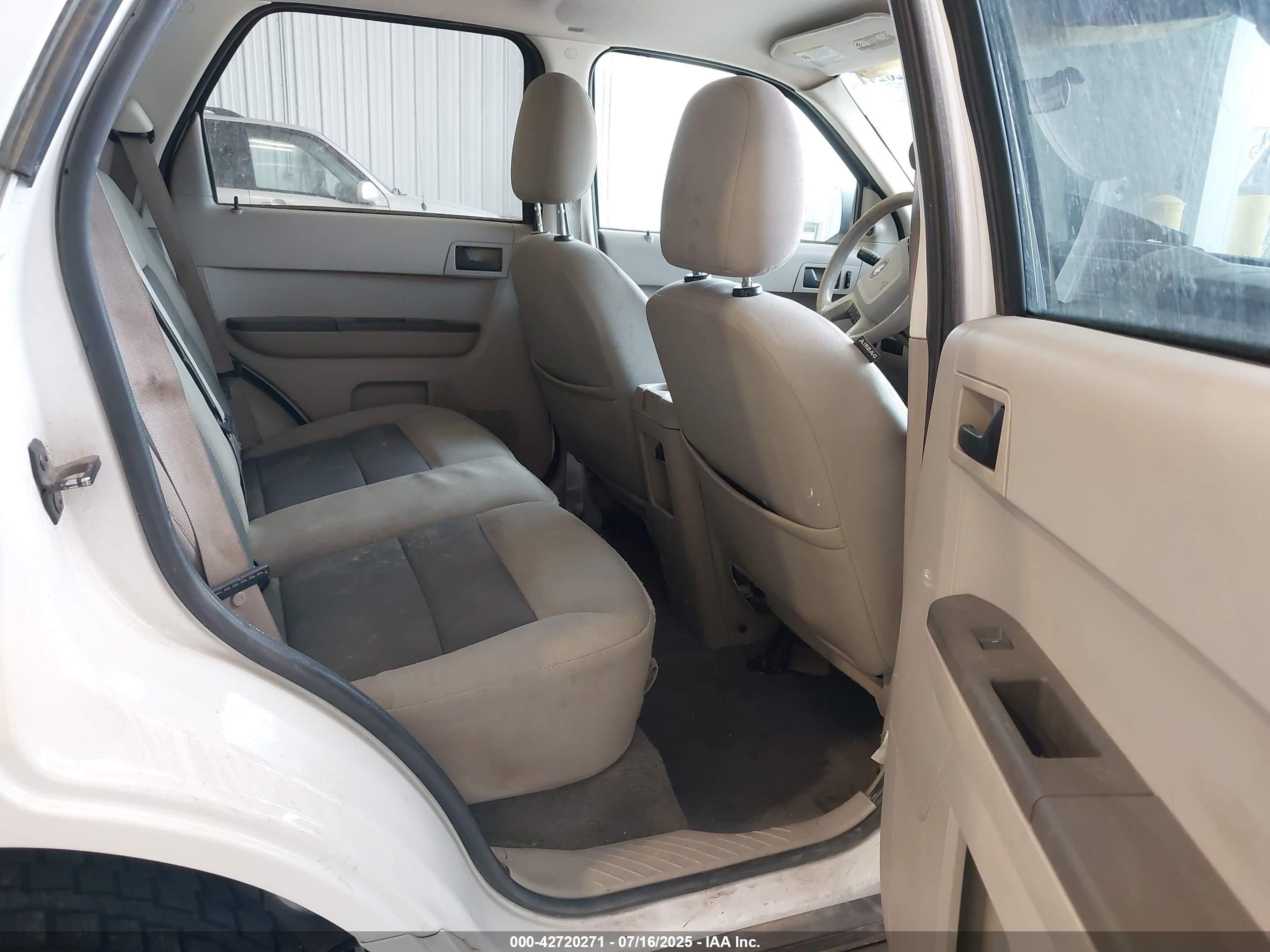 2008 Ford Escape Hybrid   White vin: 1FMCU49H98KA03959