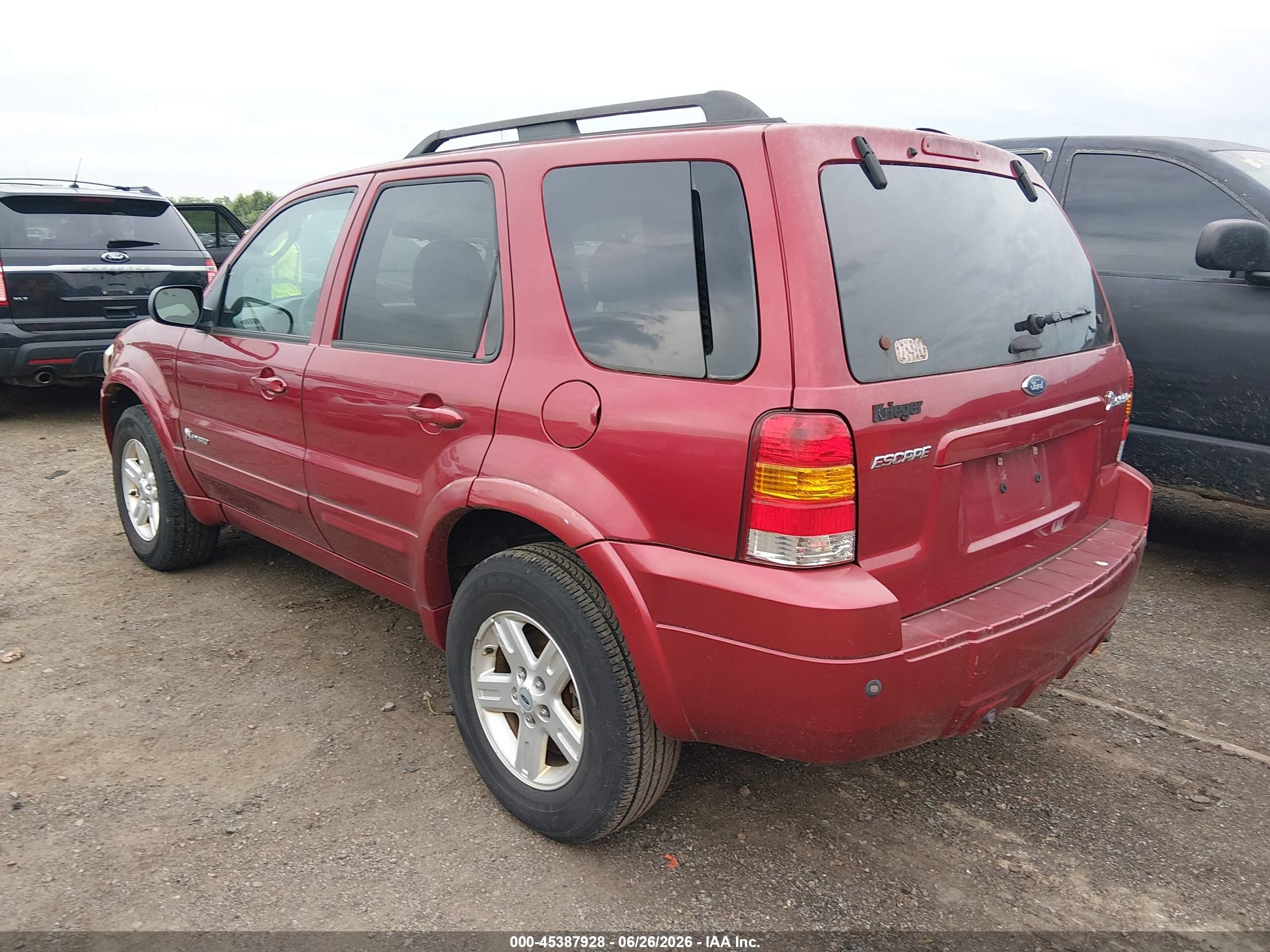 2007 Ford Escape Hybrid   Red vin: 1FMCU49HX7KB87324