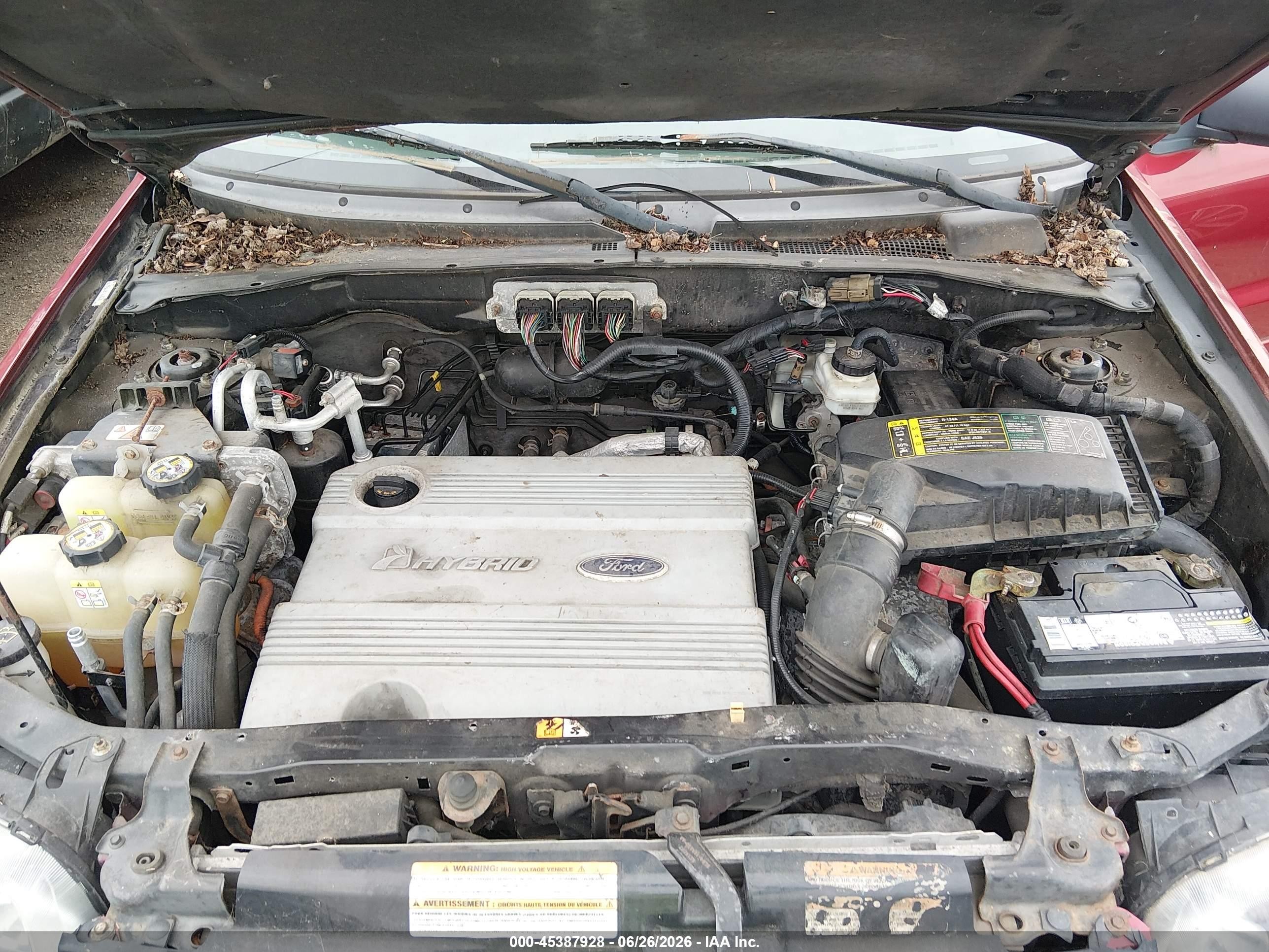 2007 Ford Escape Hybrid   Red vin: 1FMCU49HX7KB87324