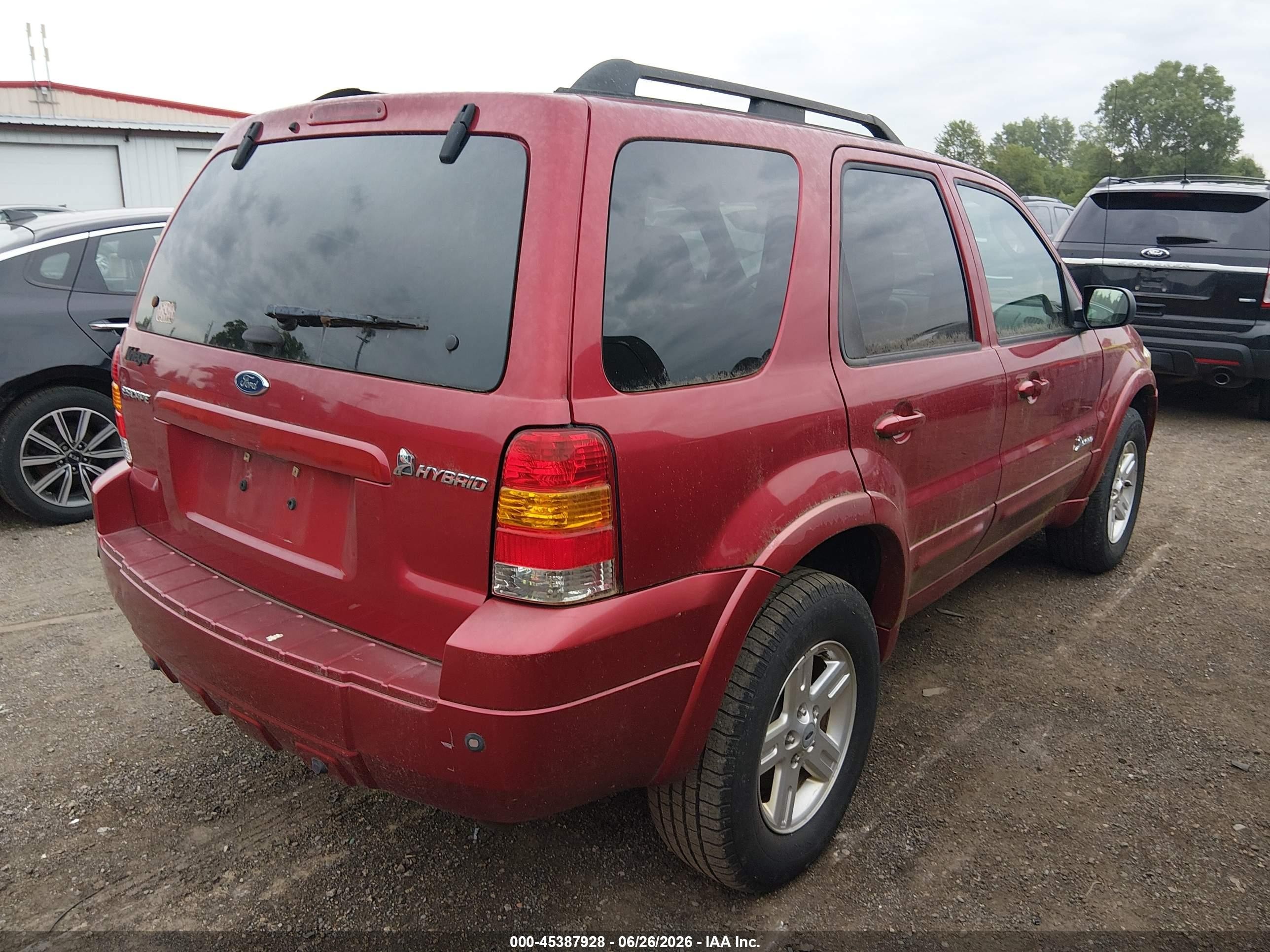 2007 Ford Escape Hybrid   Red vin: 1FMCU49HX7KB87324