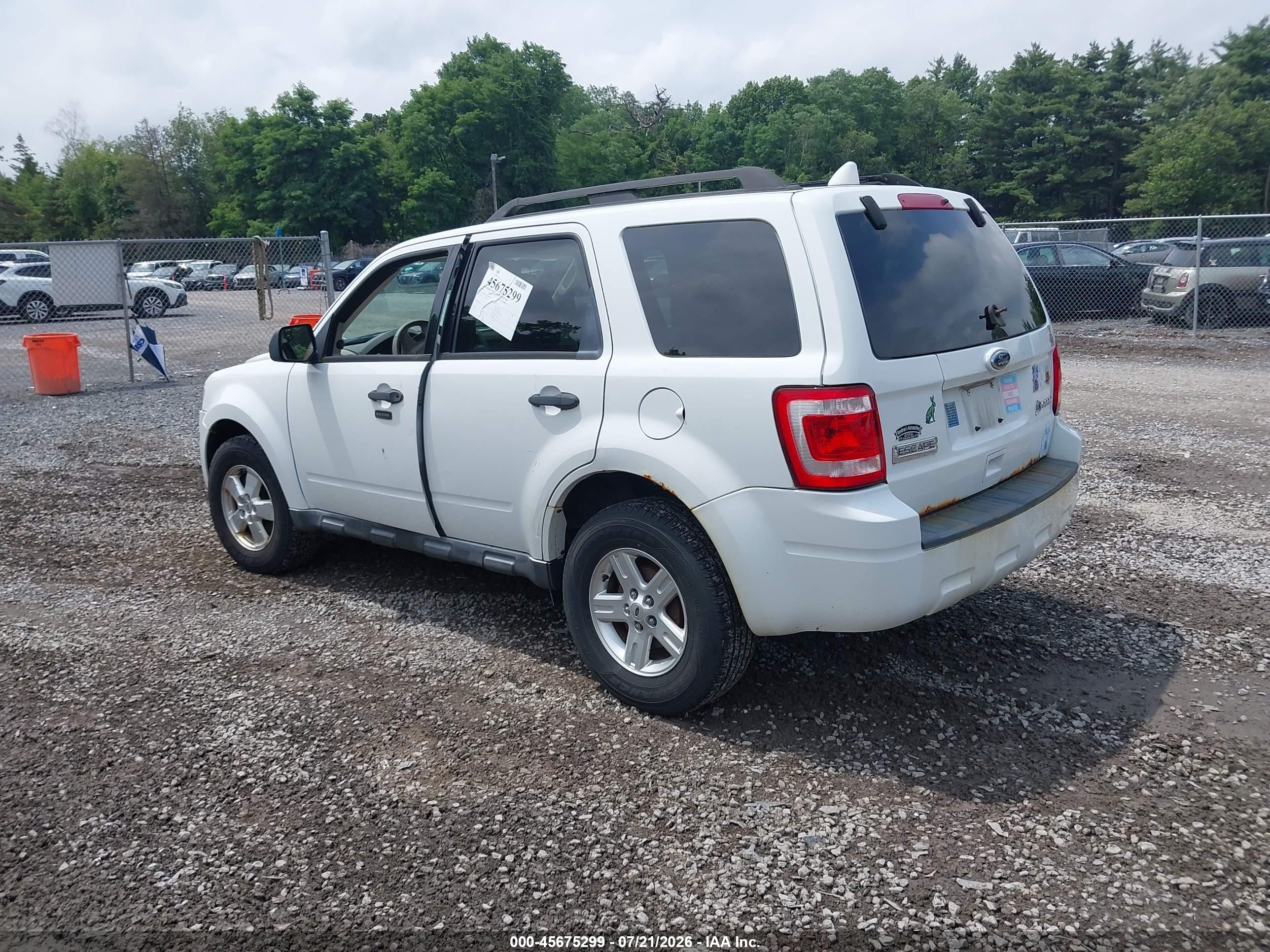2010 Ford Escape Hybrid Белый vin: 1FMCU4K31AKC68587