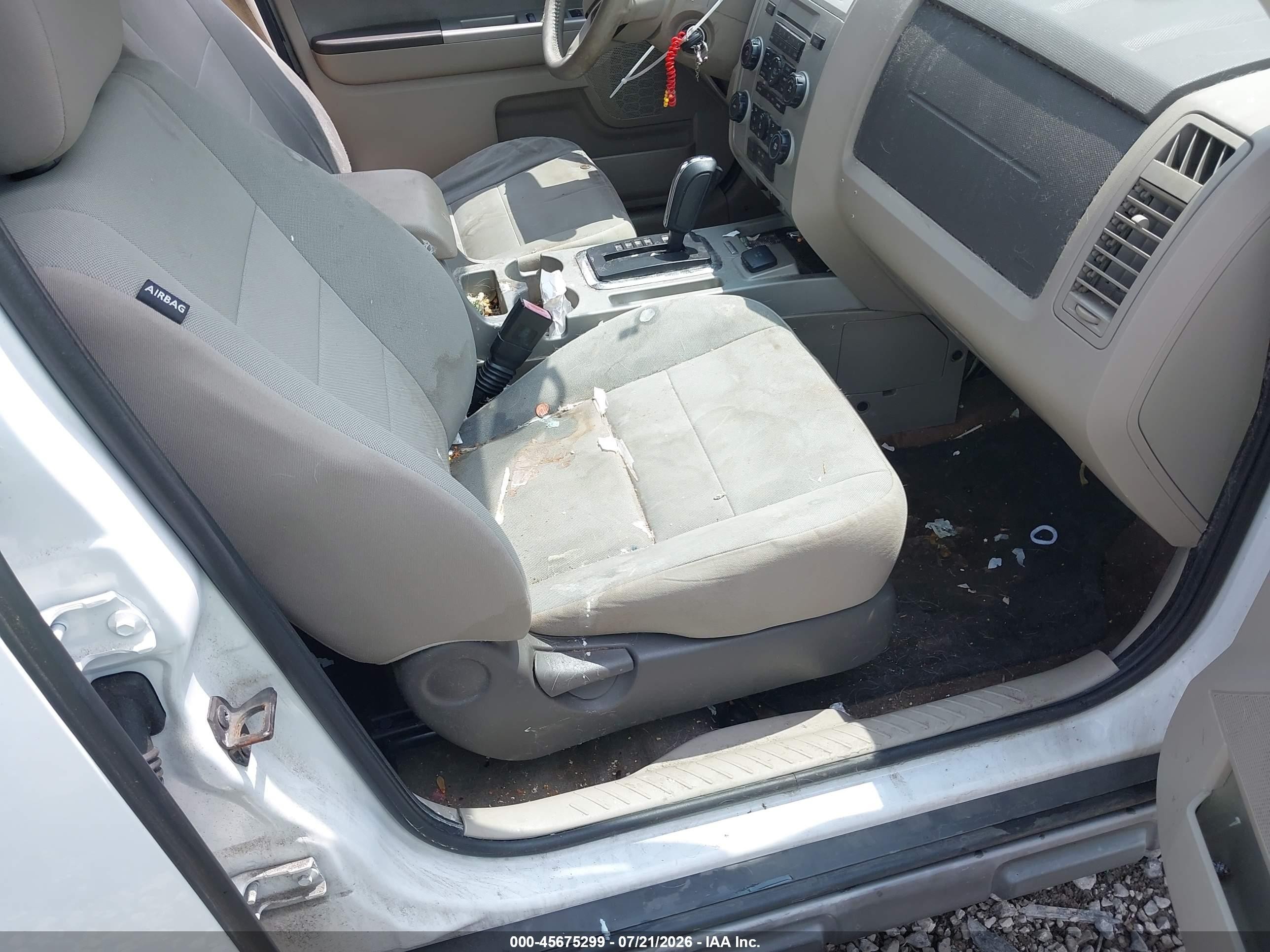 2010 Ford Escape Hybrid Белый vin: 1FMCU4K31AKC68587