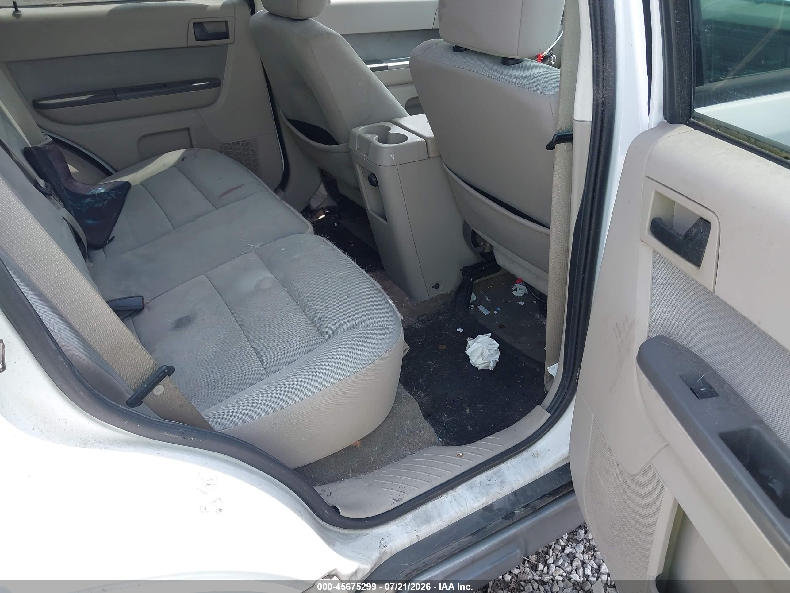 2010 Ford Escape Hybrid Белый vin: 1FMCU4K31AKC68587