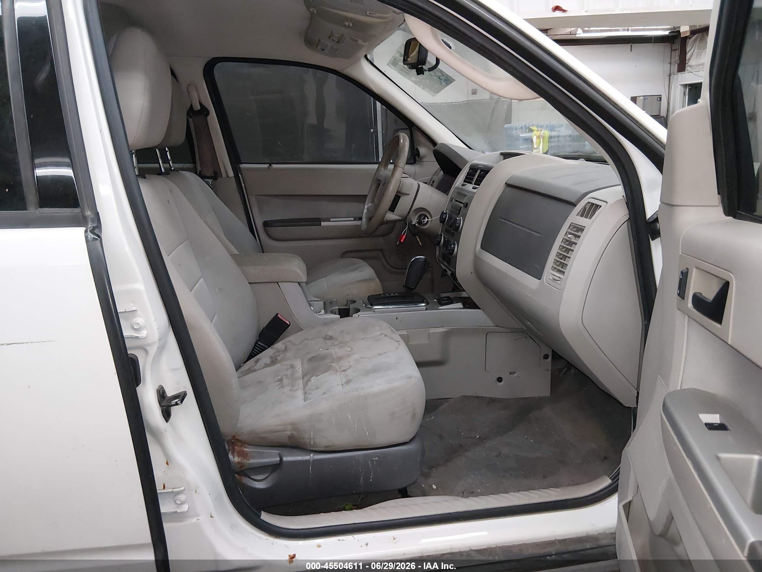 2010 Ford Escape Hybrid   White vin: 1FMCU4K33AKC15034