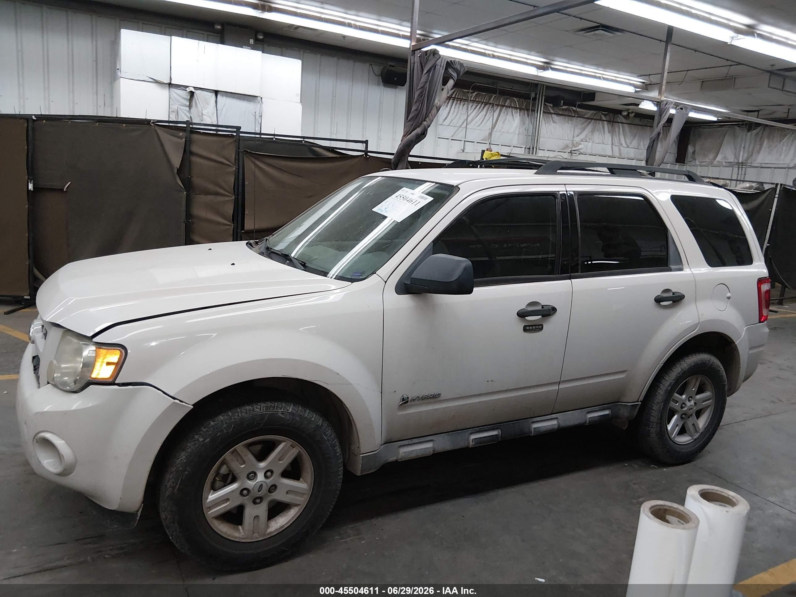 2010 Ford Escape Hybrid   White vin: 1FMCU4K33AKC15034