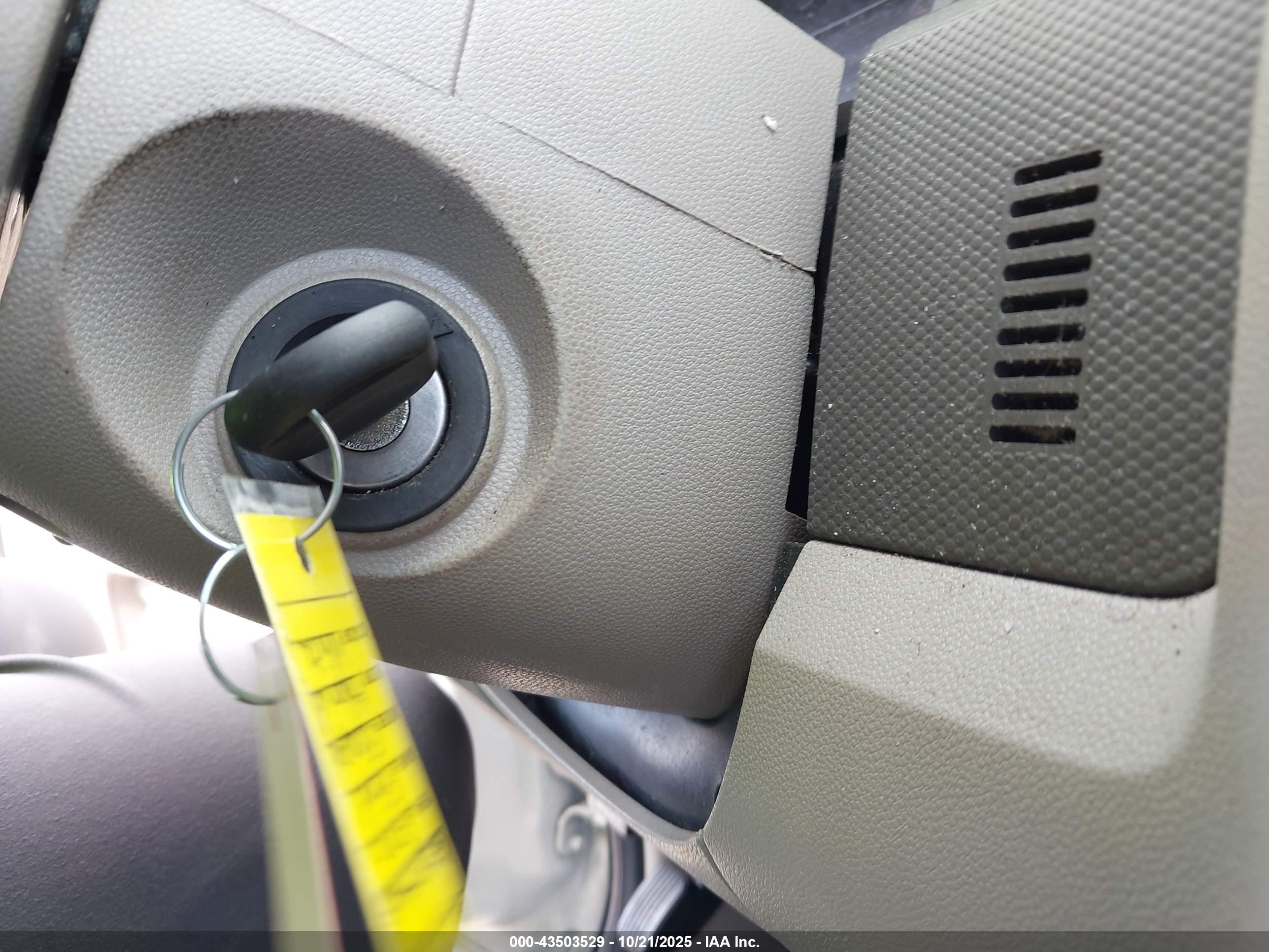 2010 Ford Escape Hybrid Limited Белый vin: 1FMCU4K35AKB07465