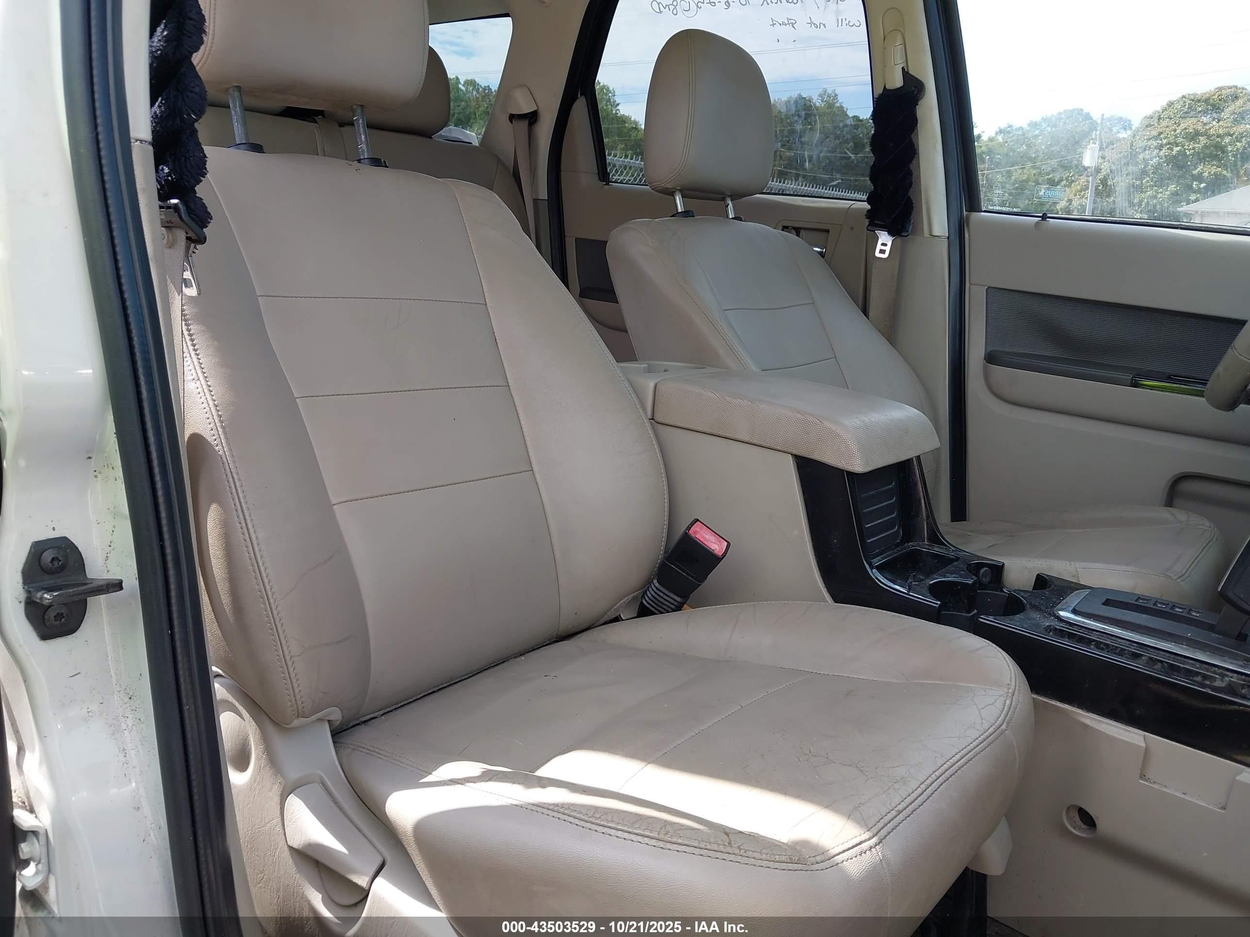 2010 Ford Escape Hybrid Limited Белый vin: 1FMCU4K35AKB07465