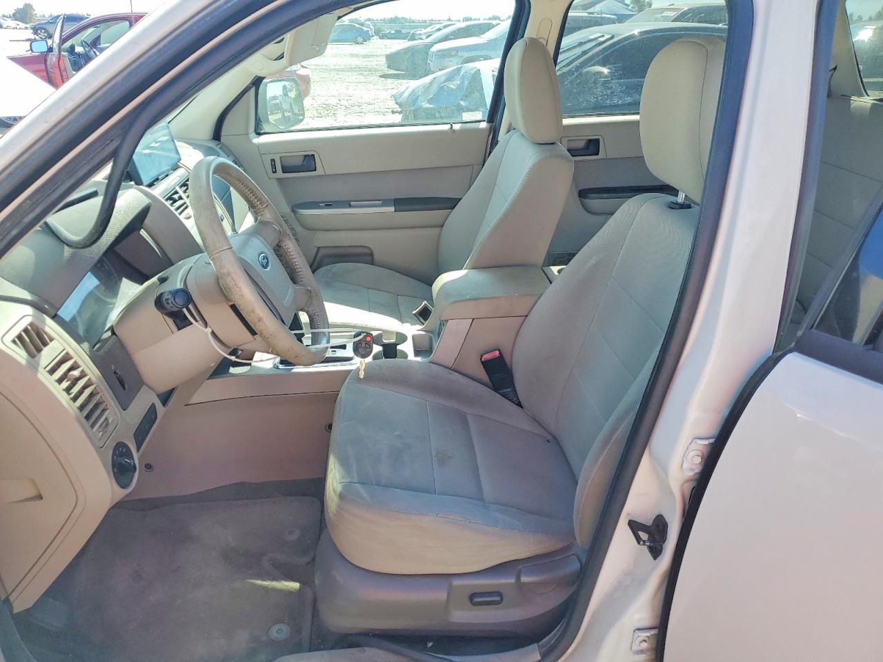 2011 Ford Escape Hybrid White vin: 1FMCU4K35BKC52216