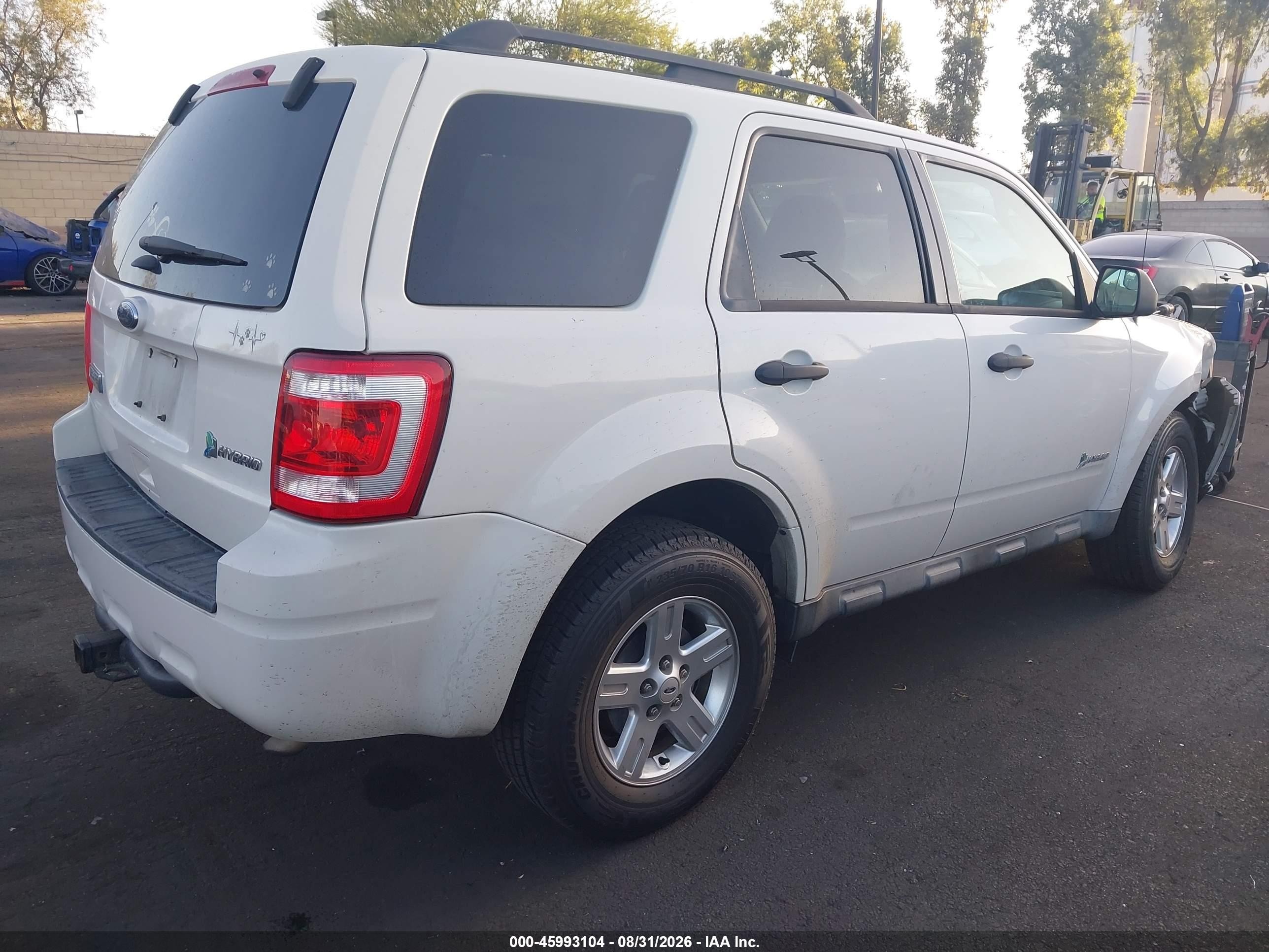 2011 Ford Escape Hybrid   White vin: 1FMCU4K37BKC63704