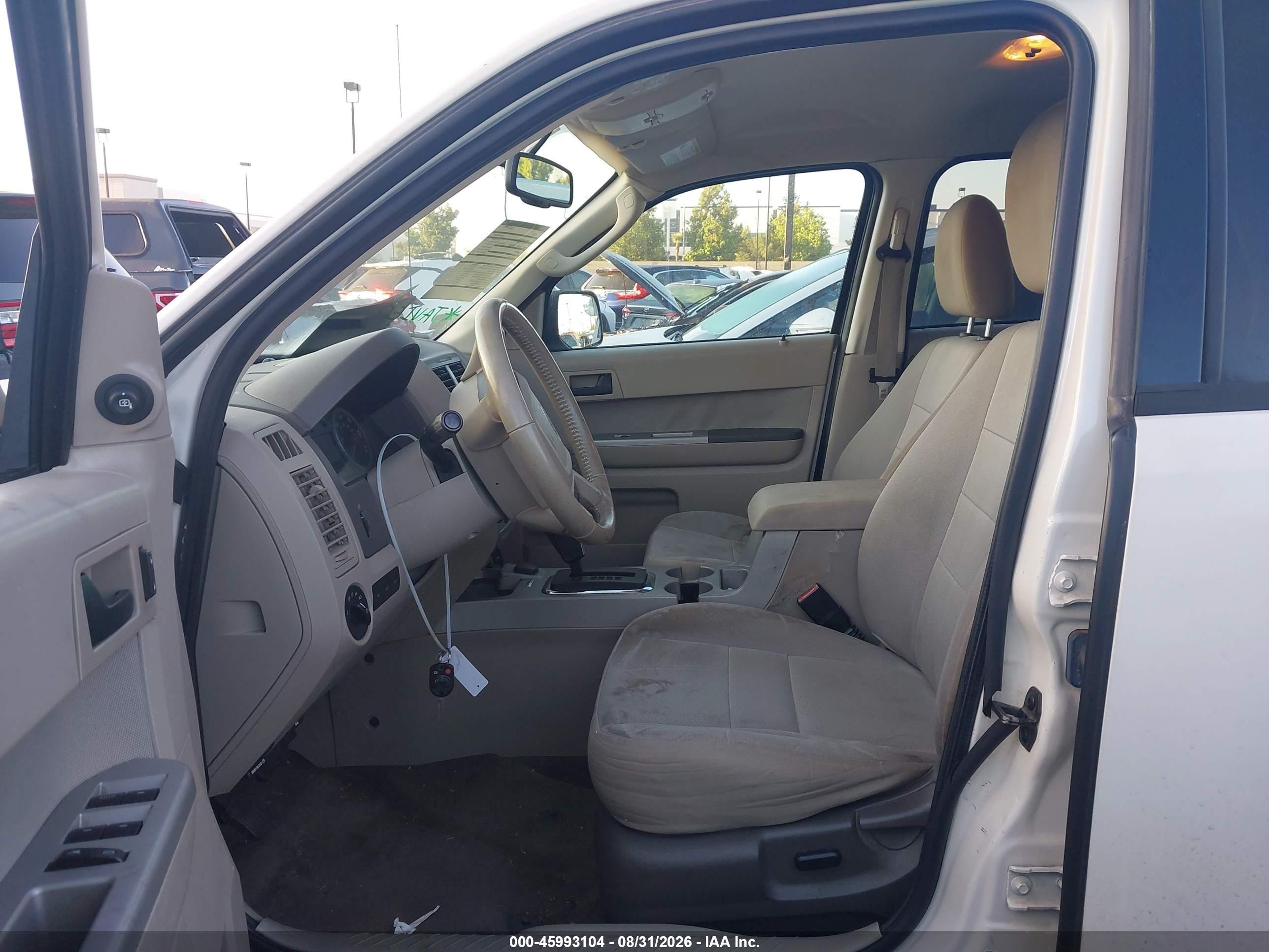 2011 Ford Escape Hybrid   White vin: 1FMCU4K37BKC63704