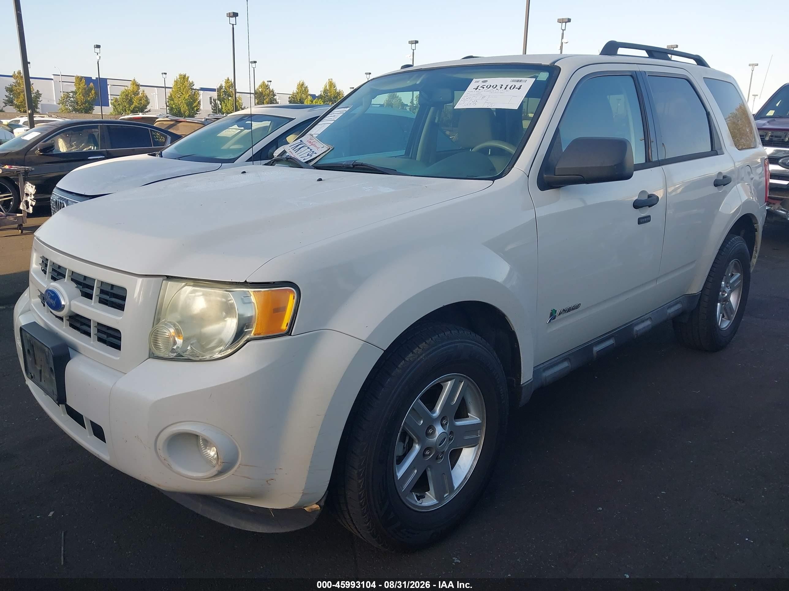 2011 Ford Escape Hybrid   White vin: 1FMCU4K37BKC63704