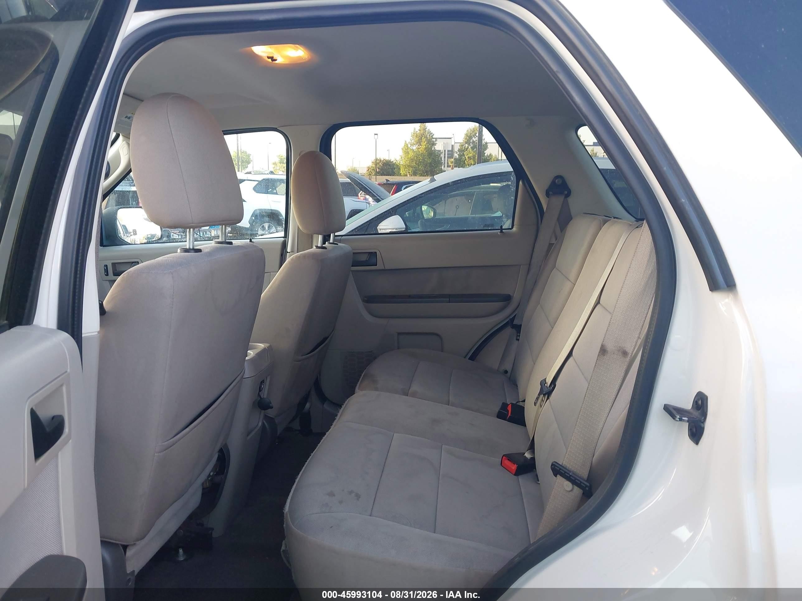 2011 Ford Escape Hybrid   White vin: 1FMCU4K37BKC63704