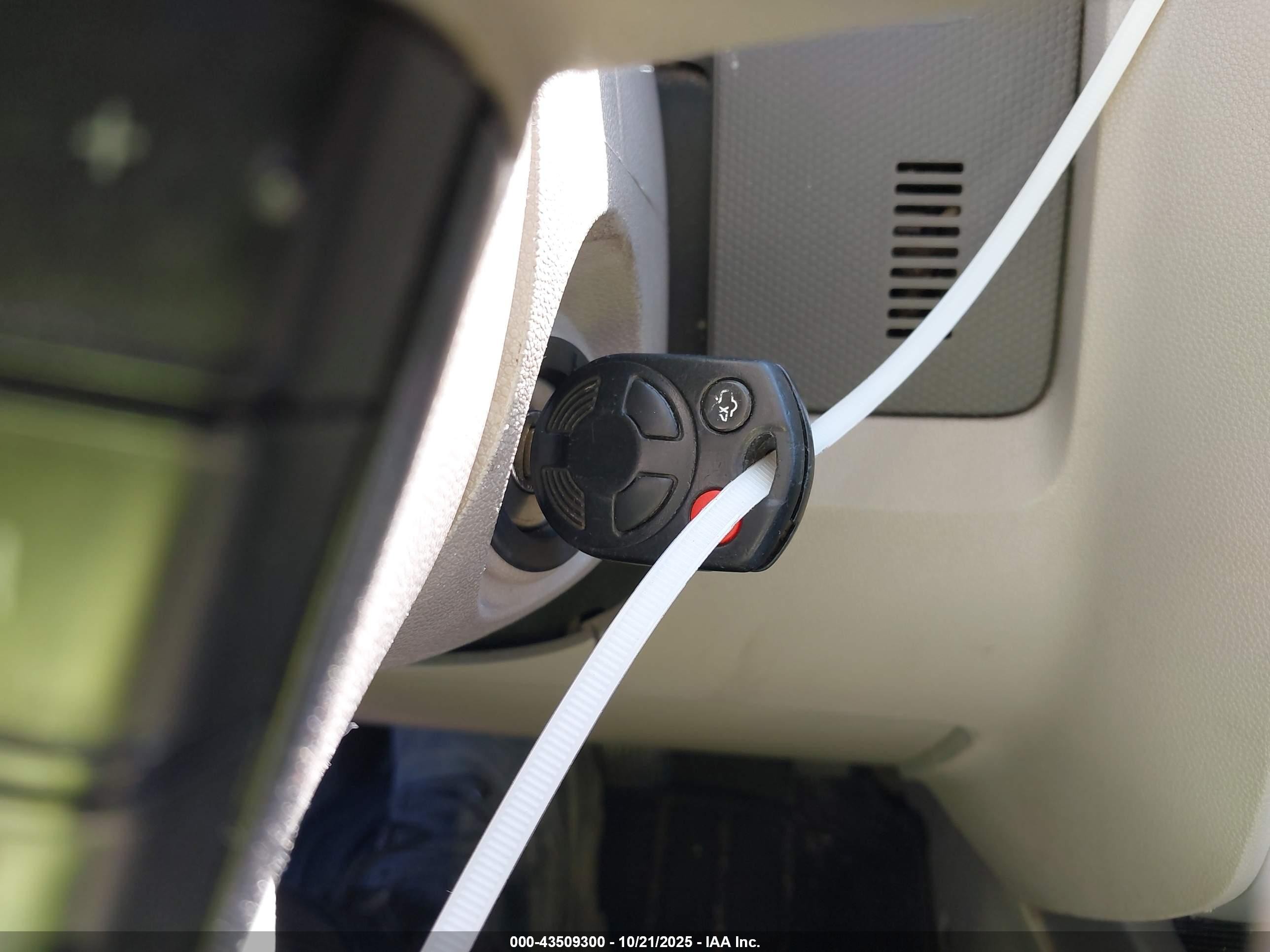 2010 Ford Escape Hybrid Limited Синий vin: 1FMCU4K39AKB20932