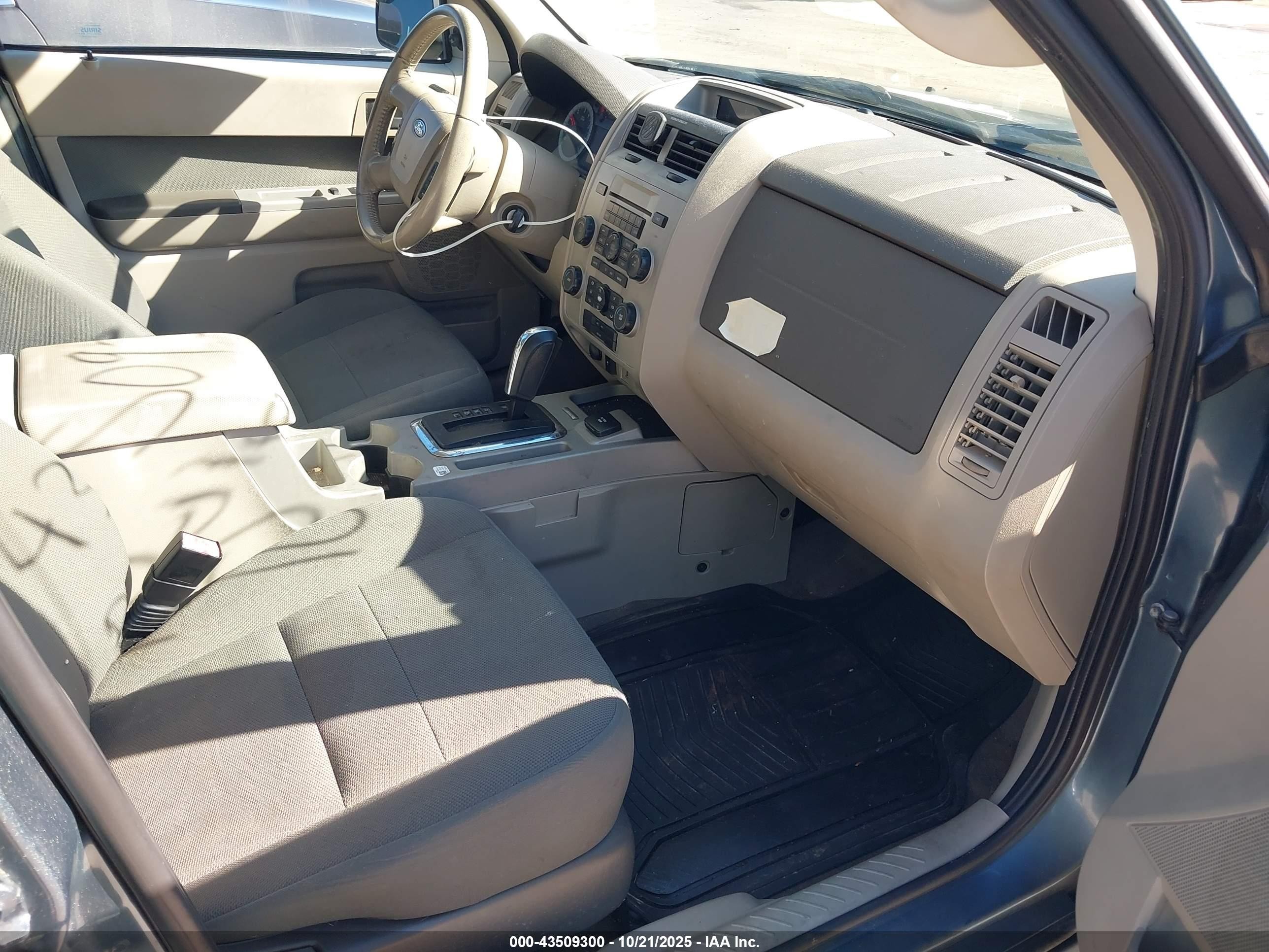 2010 Ford Escape Hybrid Limited Синий vin: 1FMCU4K39AKB20932