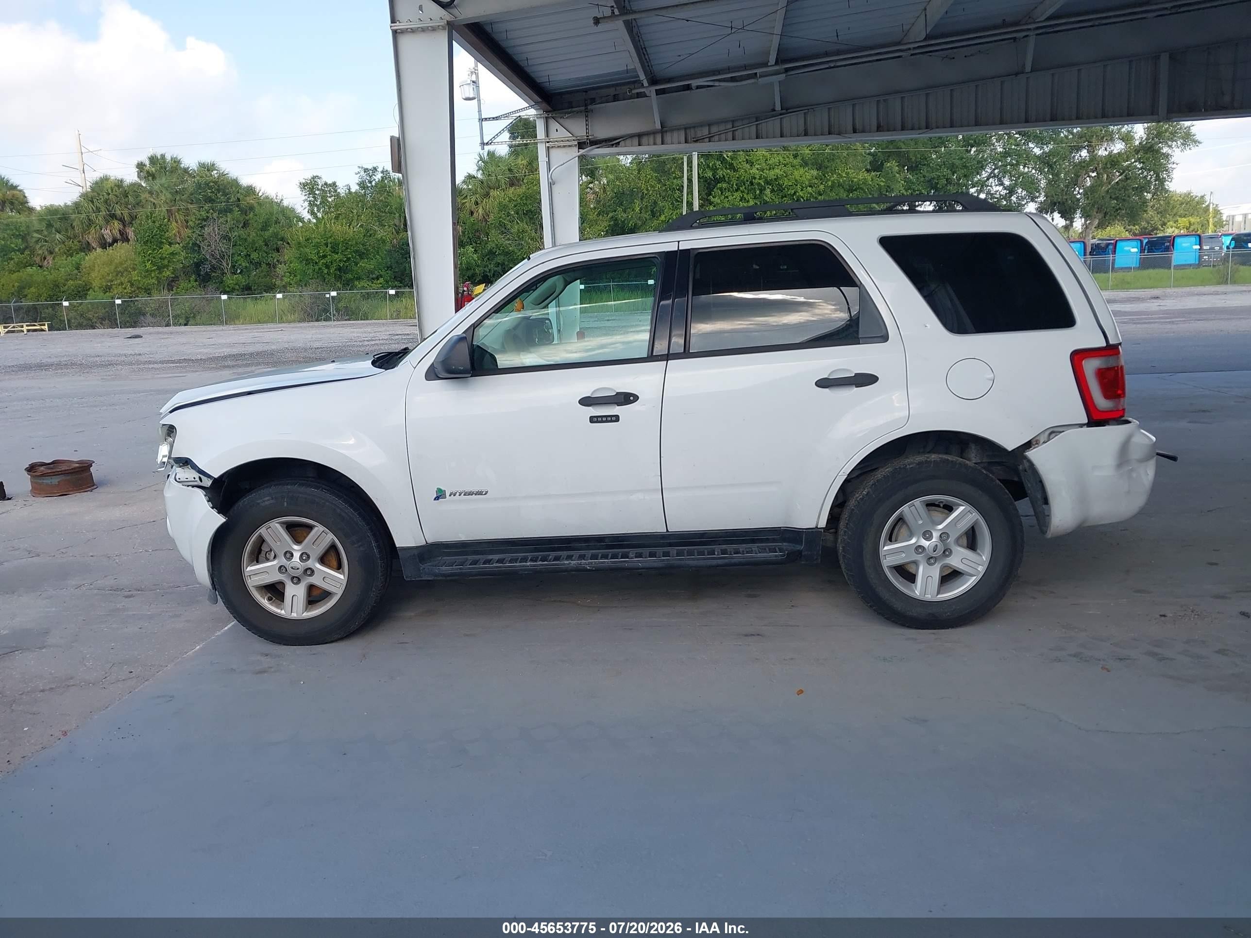 2011 Ford Escape Hybrid   Белый vin: 1FMCU4K39BKA39124